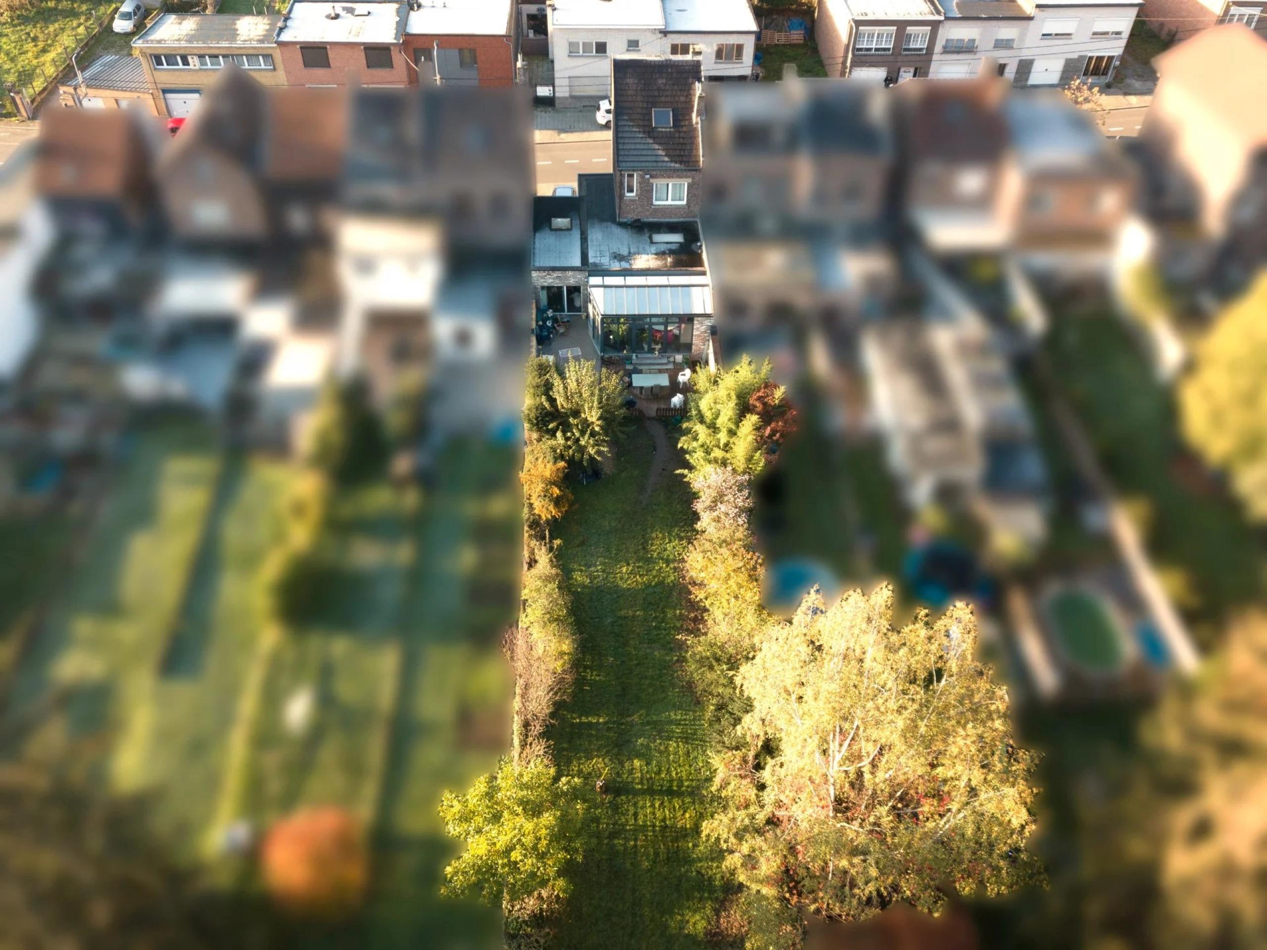 Maison semi mitoyenne, 3/4 Chambres, jardin, garage, parking