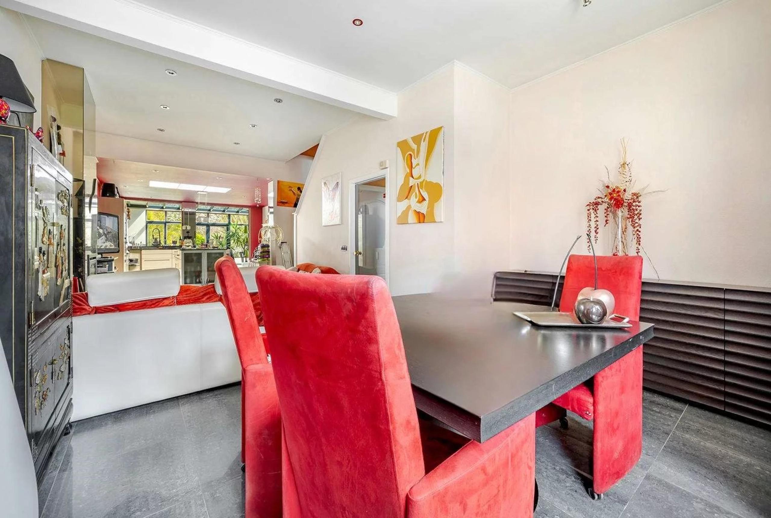 Maison semi mitoyenne, 3/4 Chambres, jardin, garage, parking