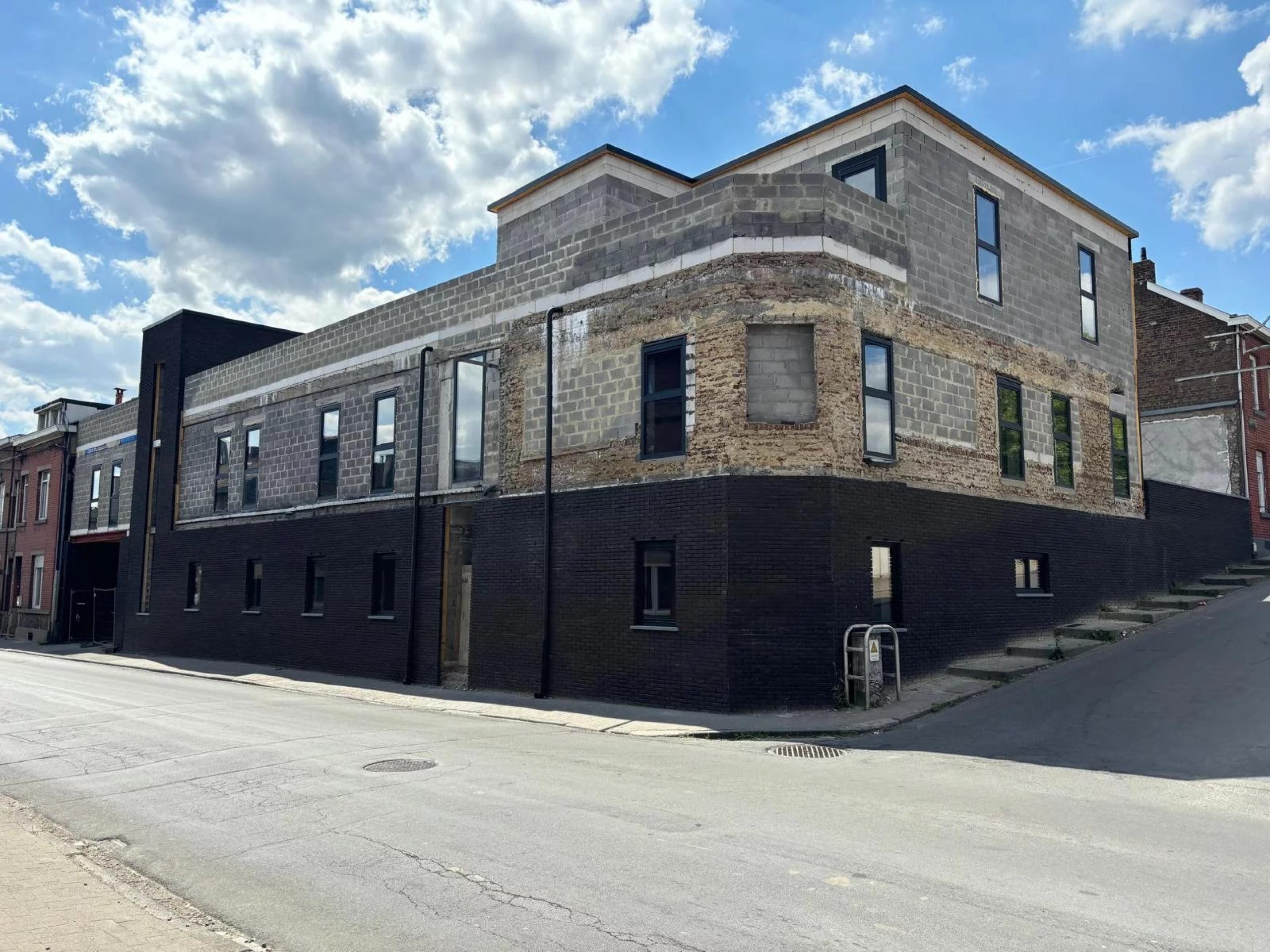 Immeuble gros œuvre fermé  comprenant 9 lots