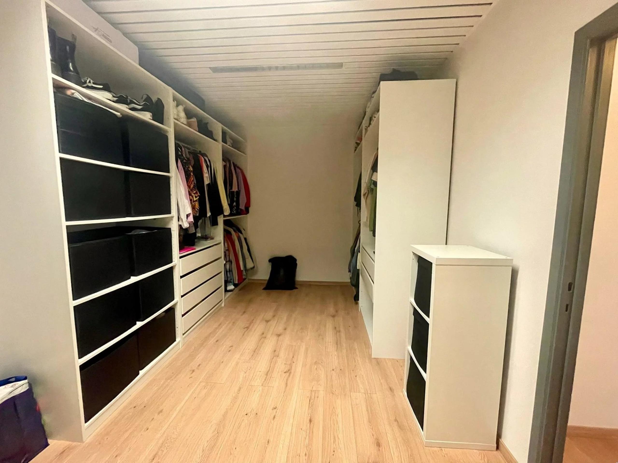 Appartement une chambre, dressing