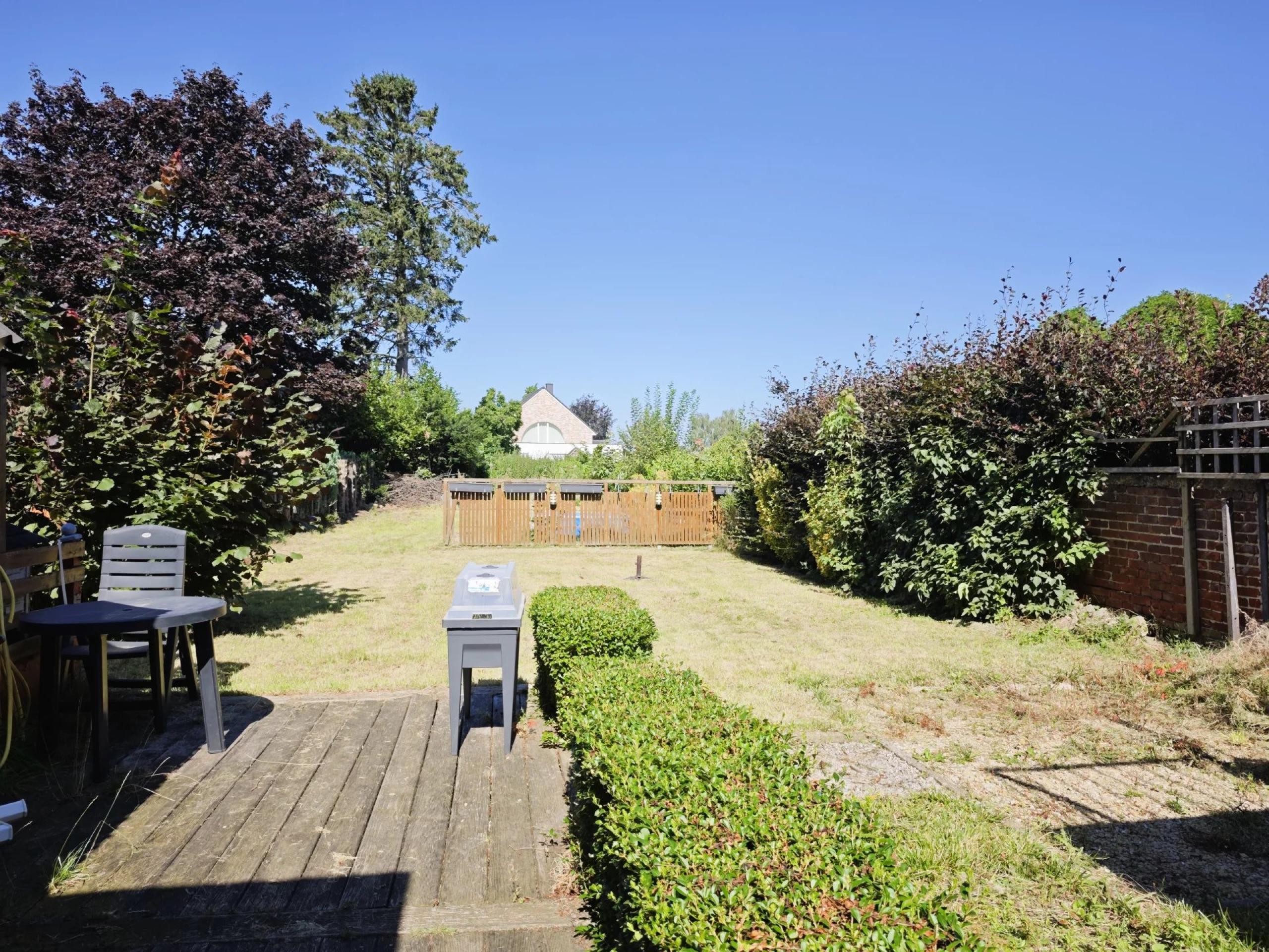 Immeuble 2 appartements, garage et jardin