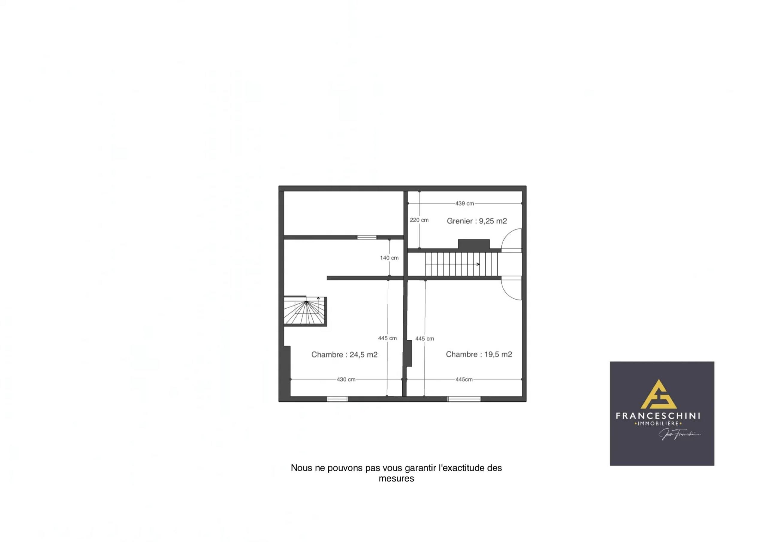 Immeuble 2 appartements, garage et jardin