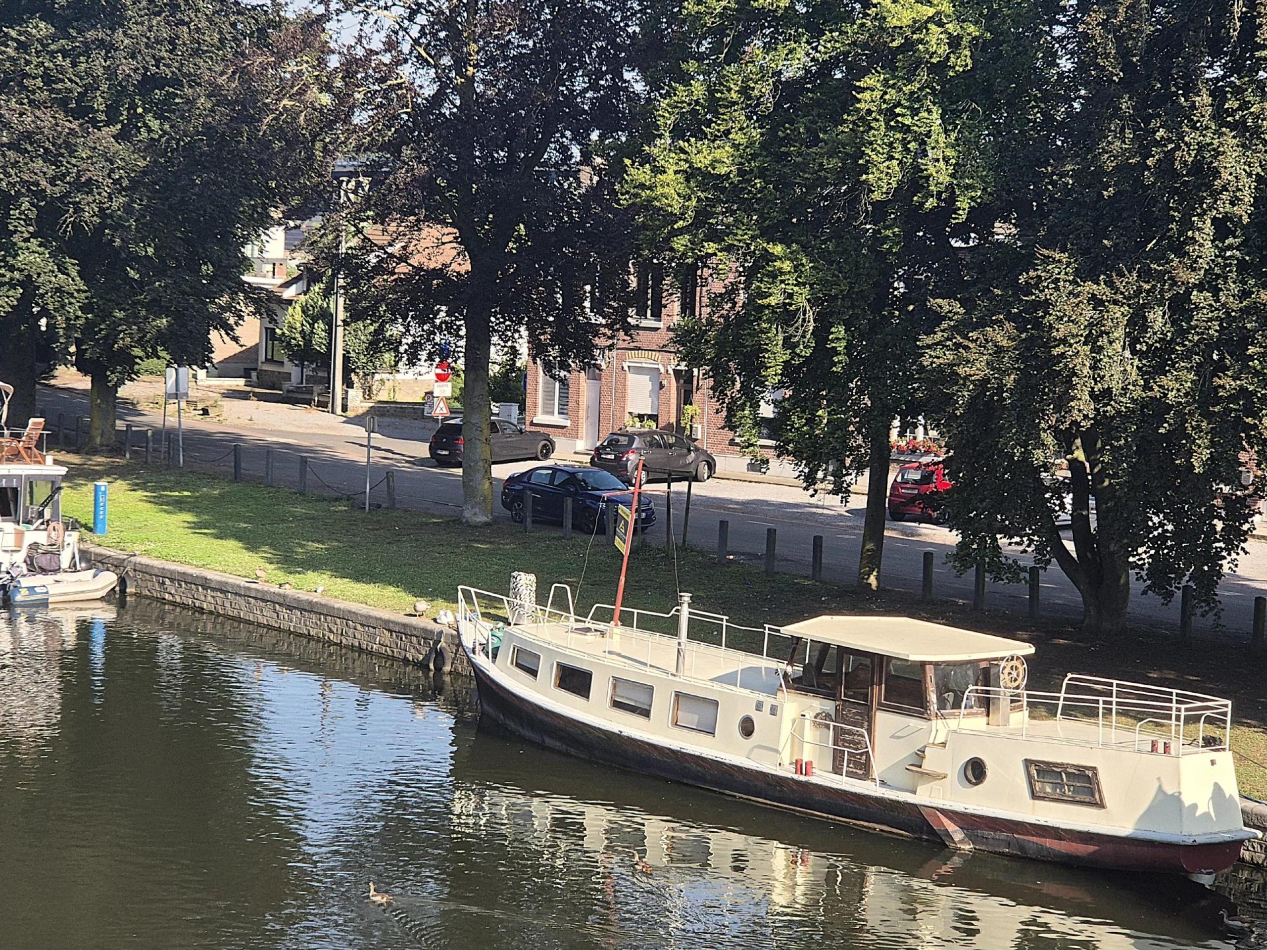 Bateau vedette Hollandaise