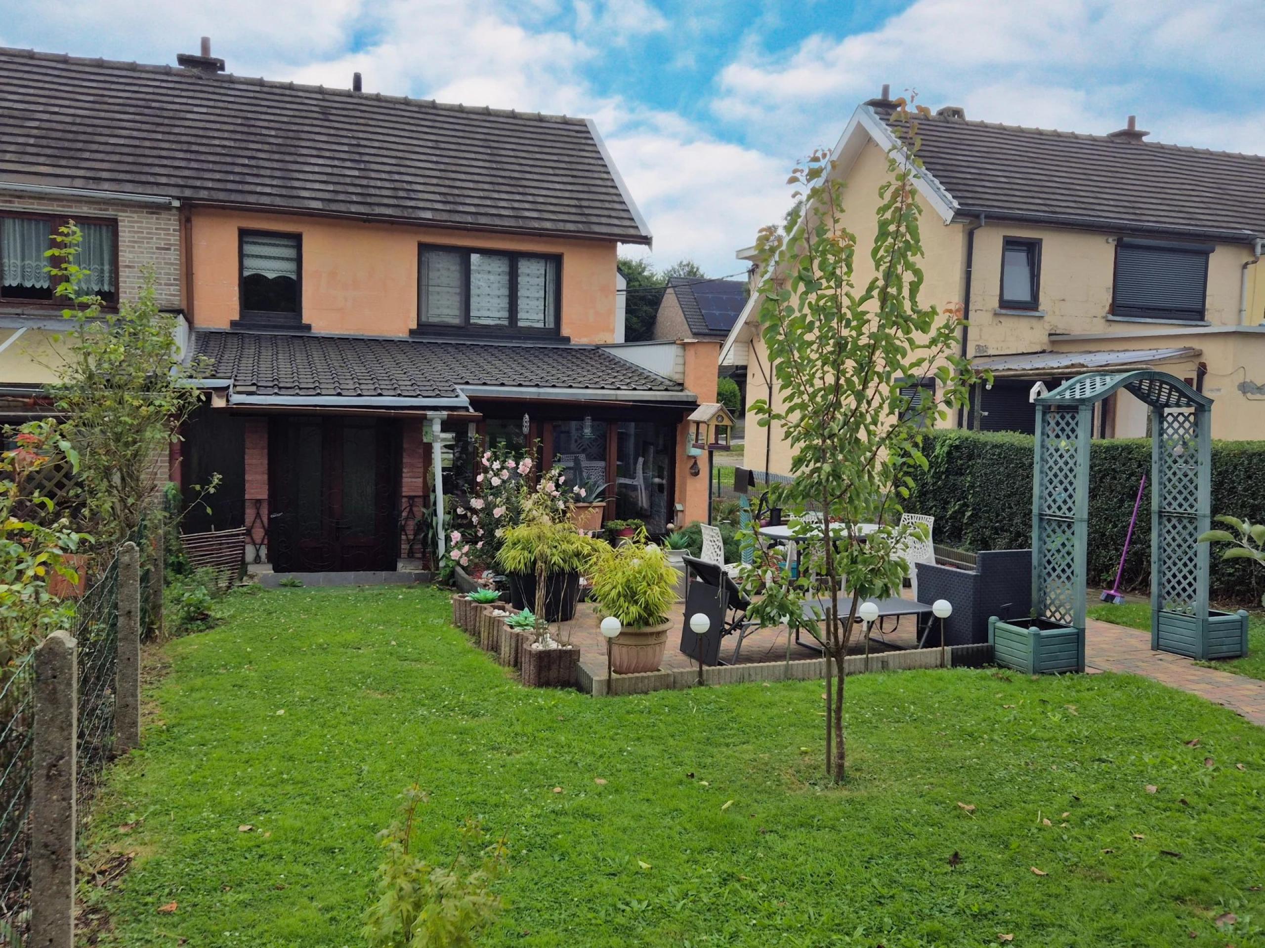 Maison 3 façades, 3 chambres et jardin