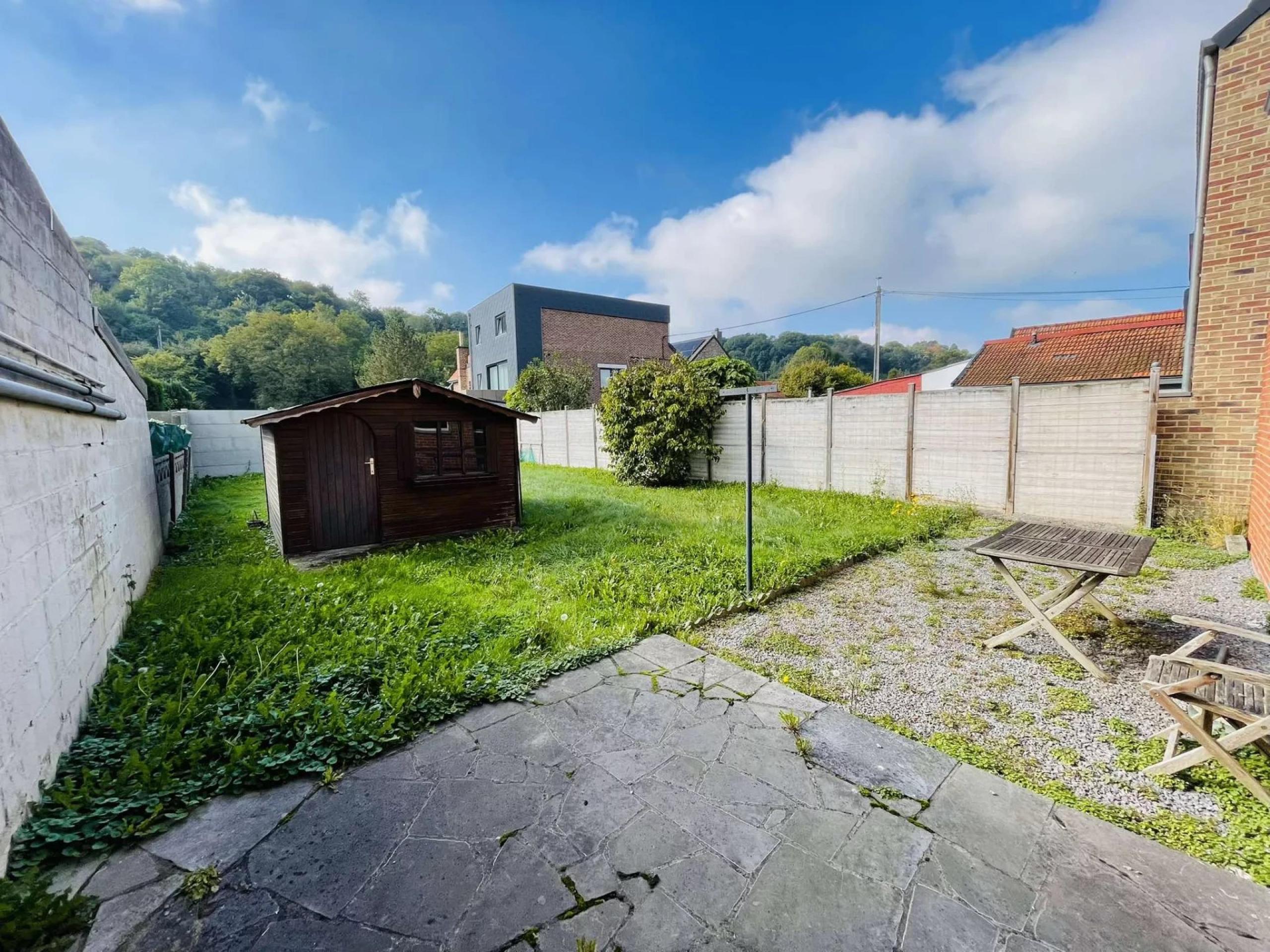 Maison 2/3 chambres avec garage et beau jardin