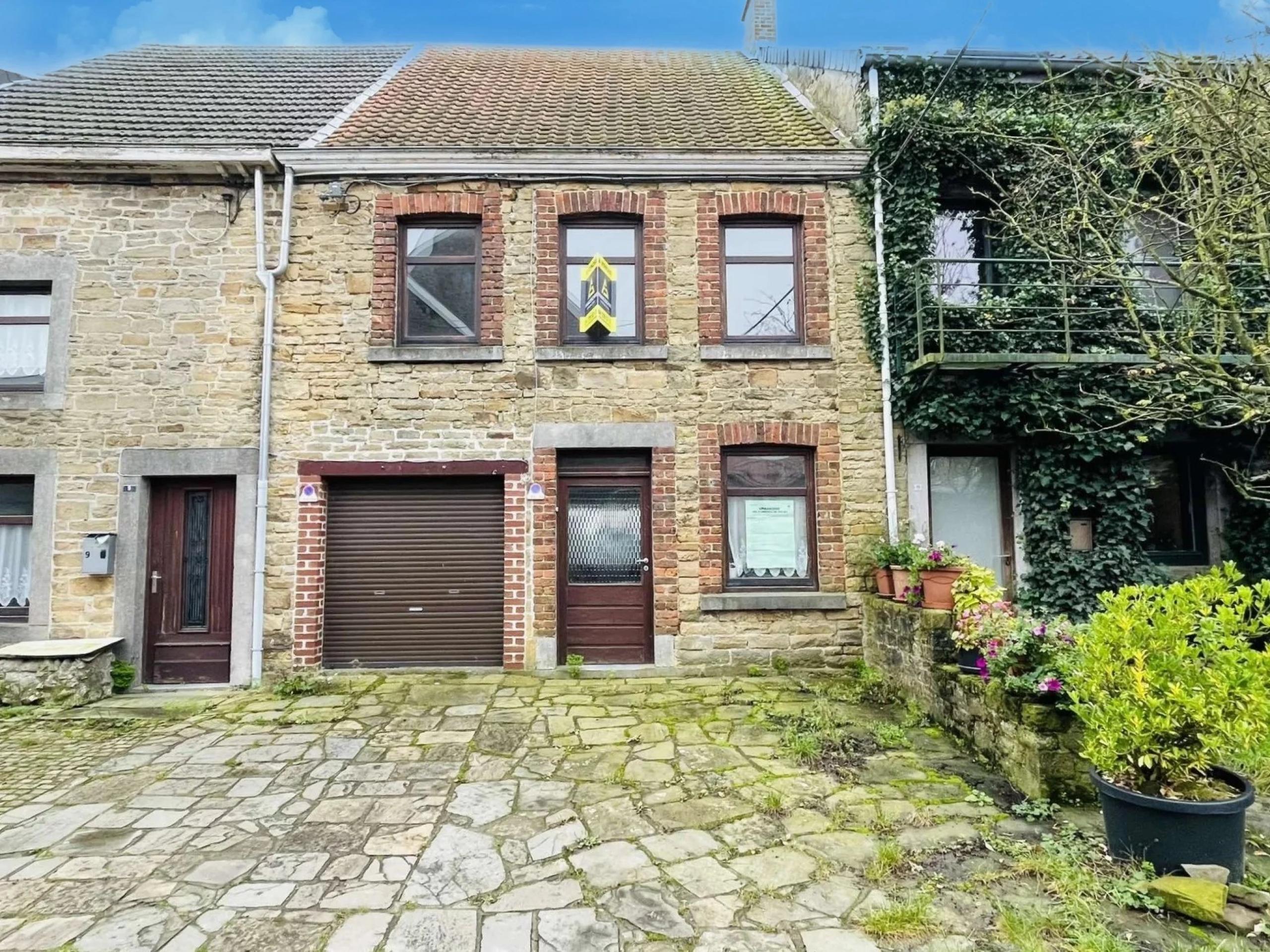 Maison 4 chambres à rénover avec un beau jardin