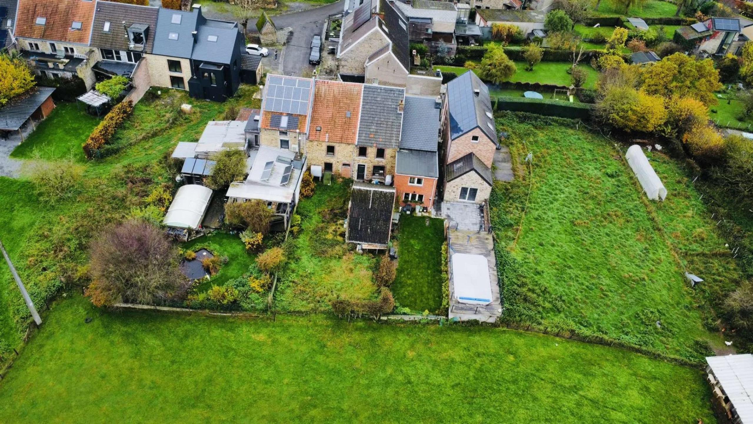 Maison 4 chambres à rénover avec un beau jardin