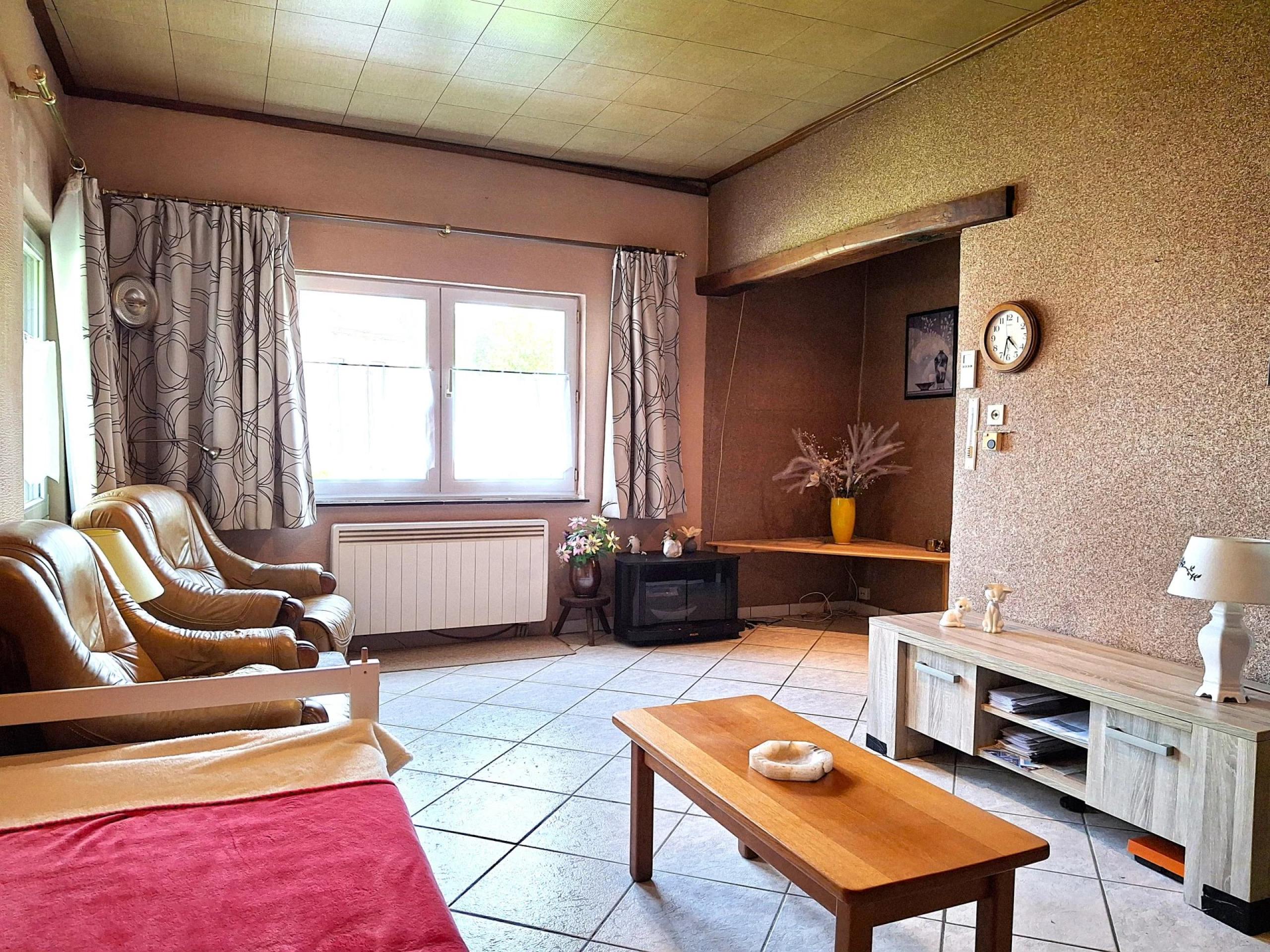 Heure-Le-Romain : Maison 4 façades, 2 chambres, garage, atelier, grande parcelle