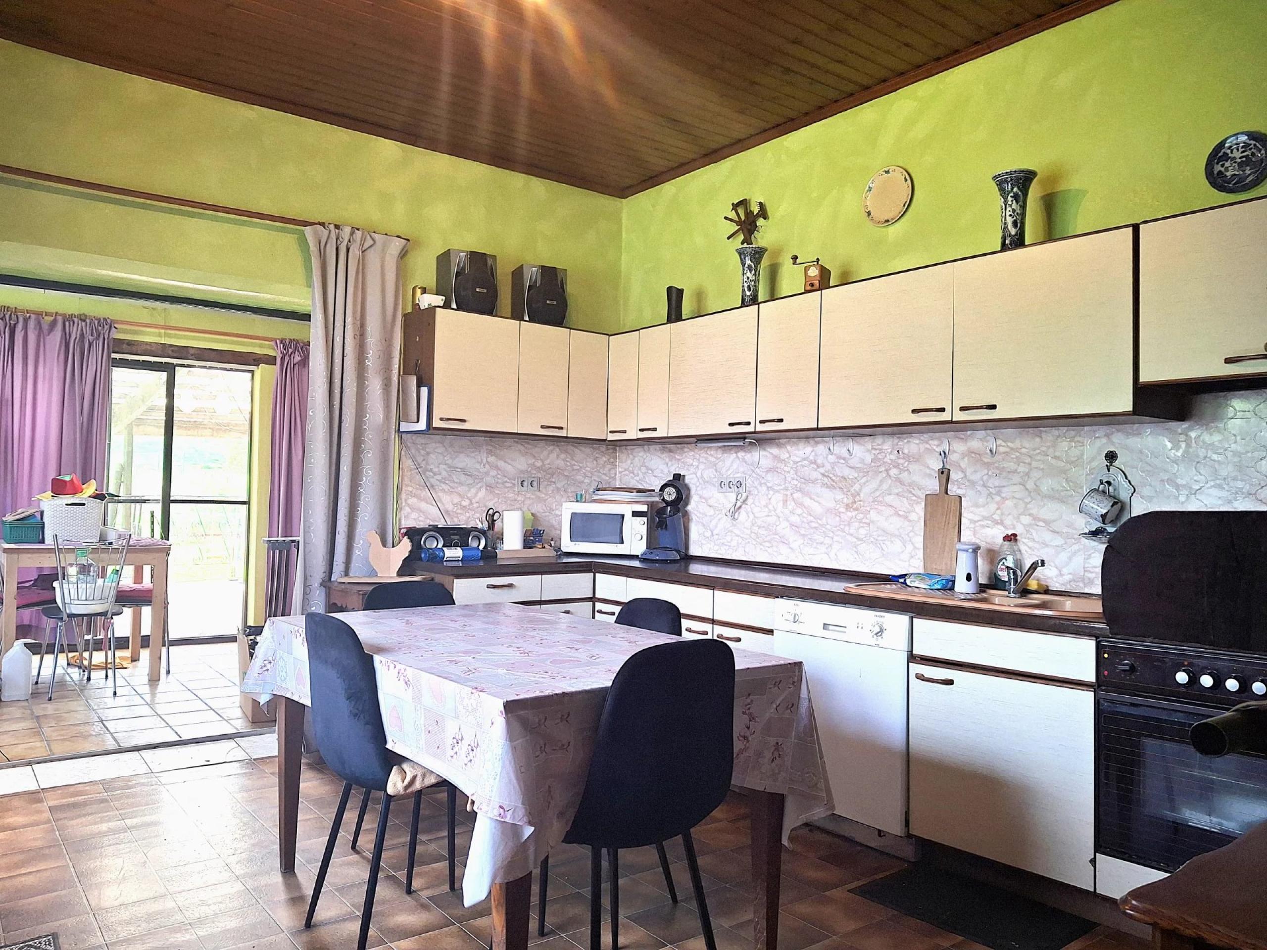 Heure-Le-Romain : Maison 4 façades, 2 chambres, garage, atelier, grande parcelle