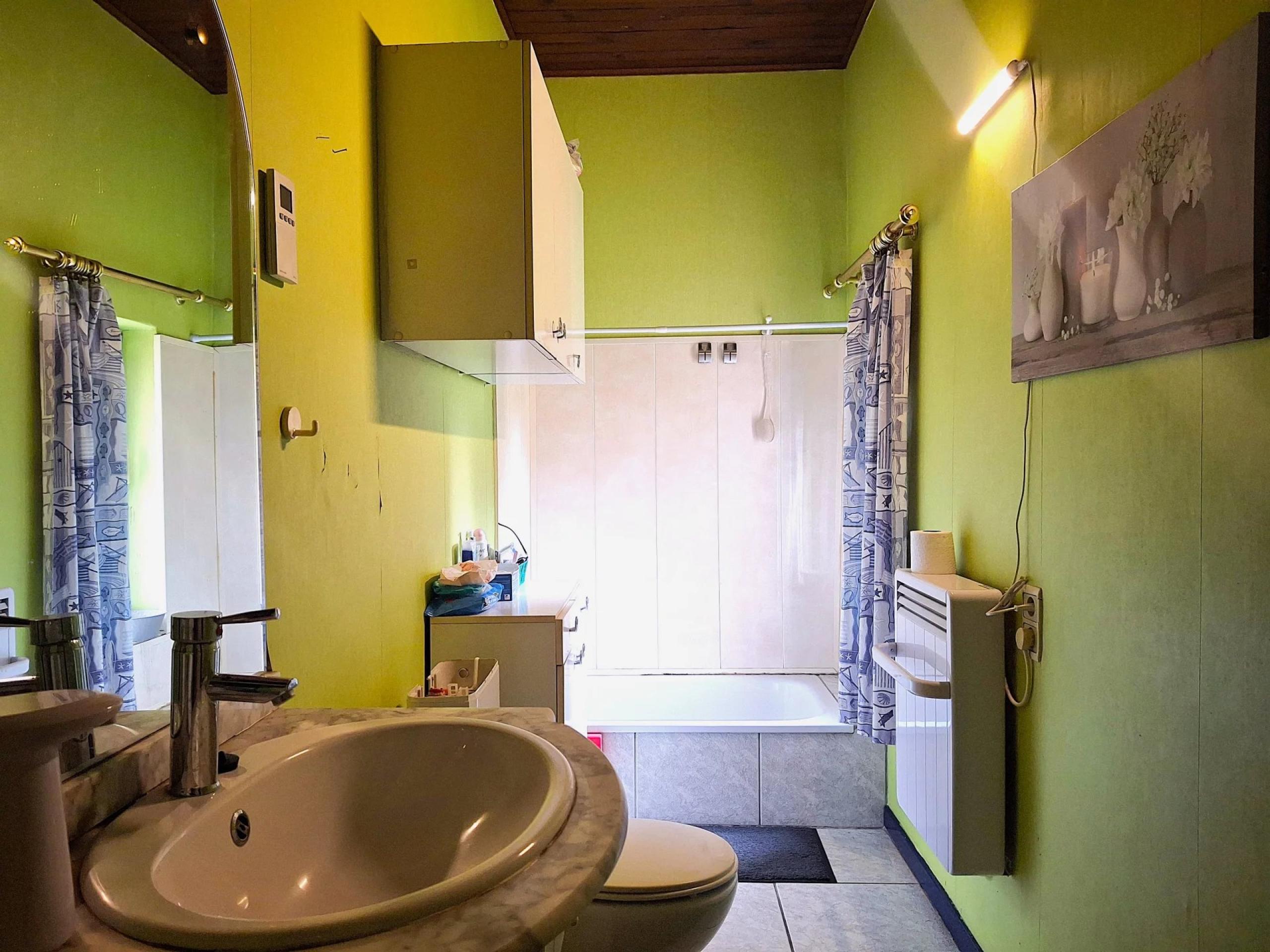 Heure-Le-Romain : Maison 4 façades, 2 chambres, garage, atelier, grande parcelle