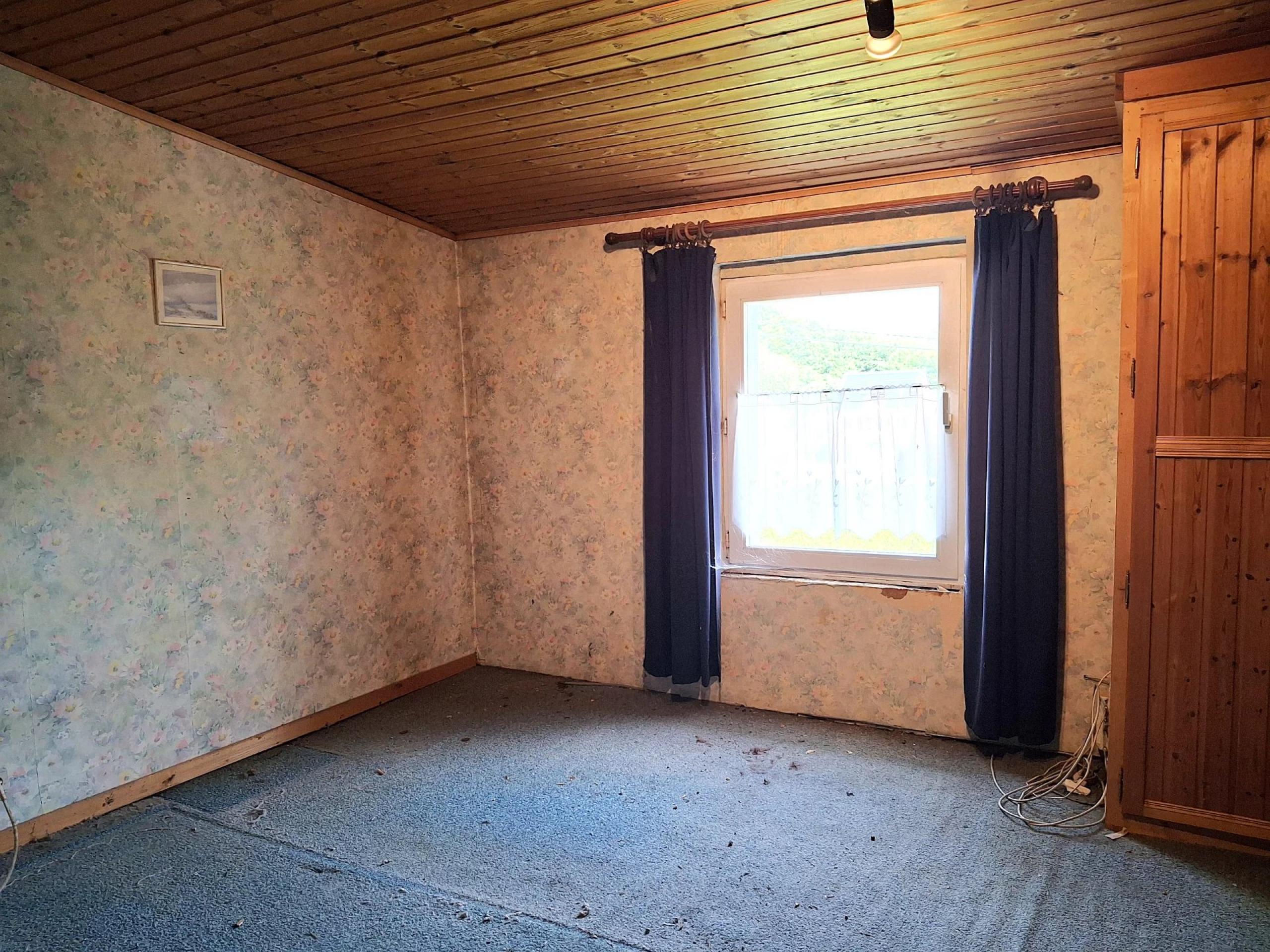 Heure-Le-Romain : Maison 4 façades, 2 chambres, garage, atelier, grande parcelle