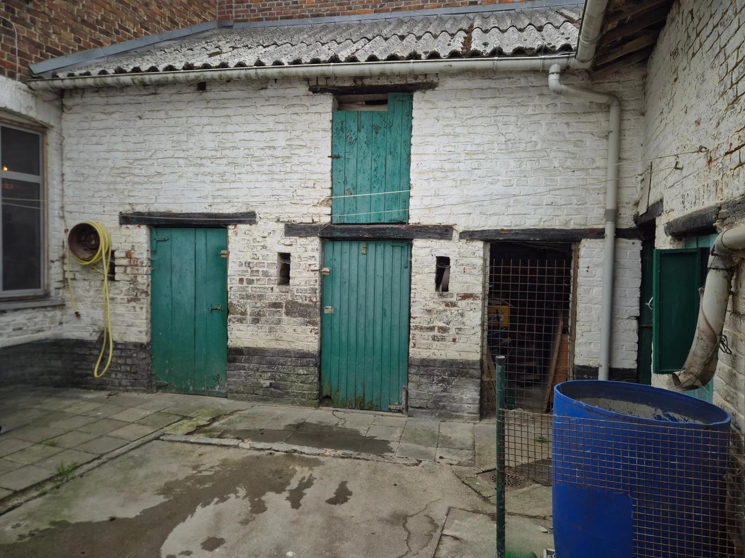 Maison 2 chambres possibilité 4, cour et garage