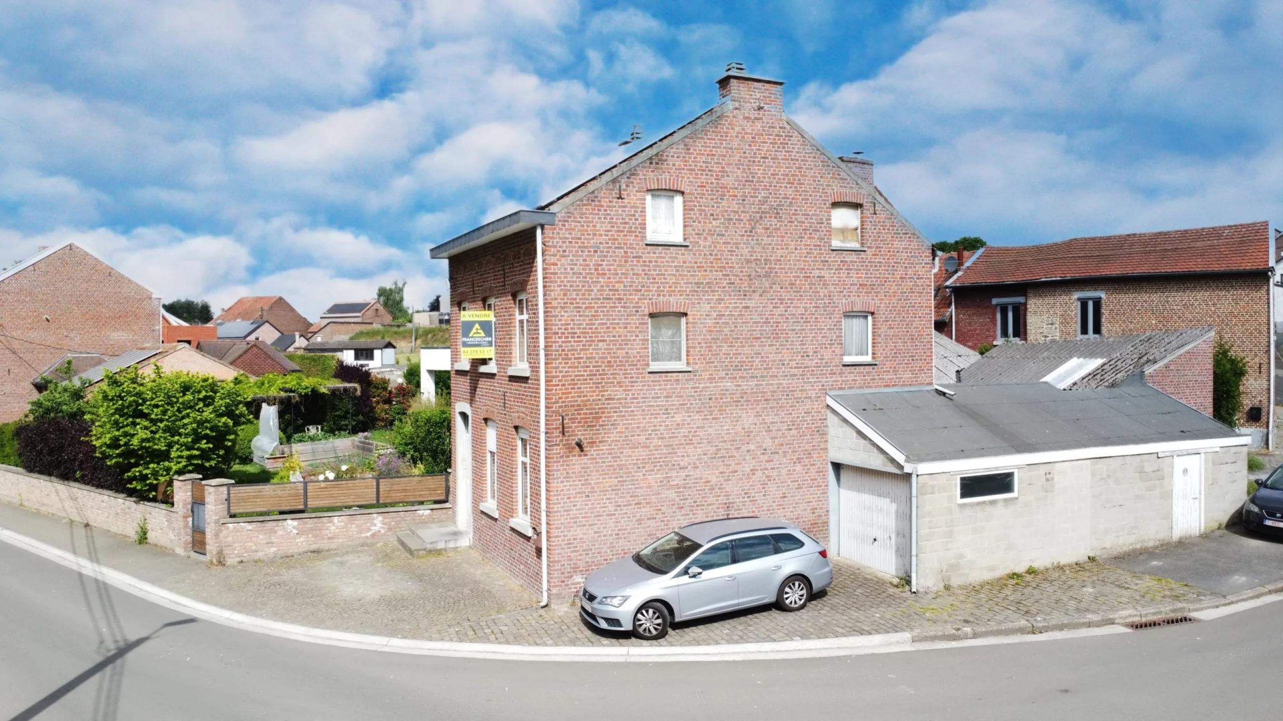 Maison 2 chambres possibilité 4, cour et garage