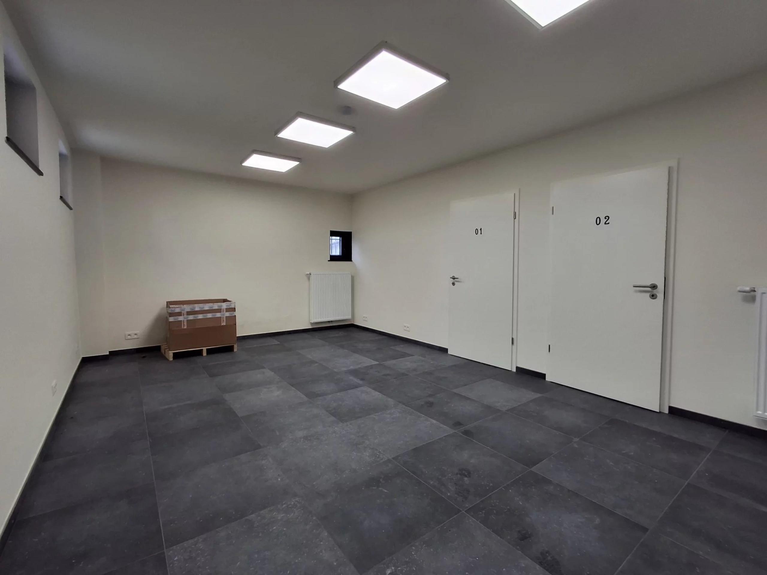 Espace professionnel de +/- 140 m² au centre de Hermée