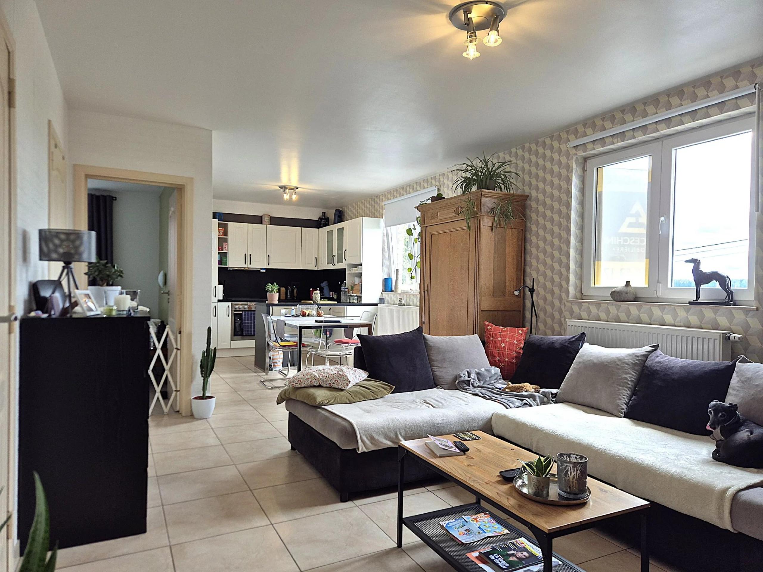Appartement une chambre, parking et cave