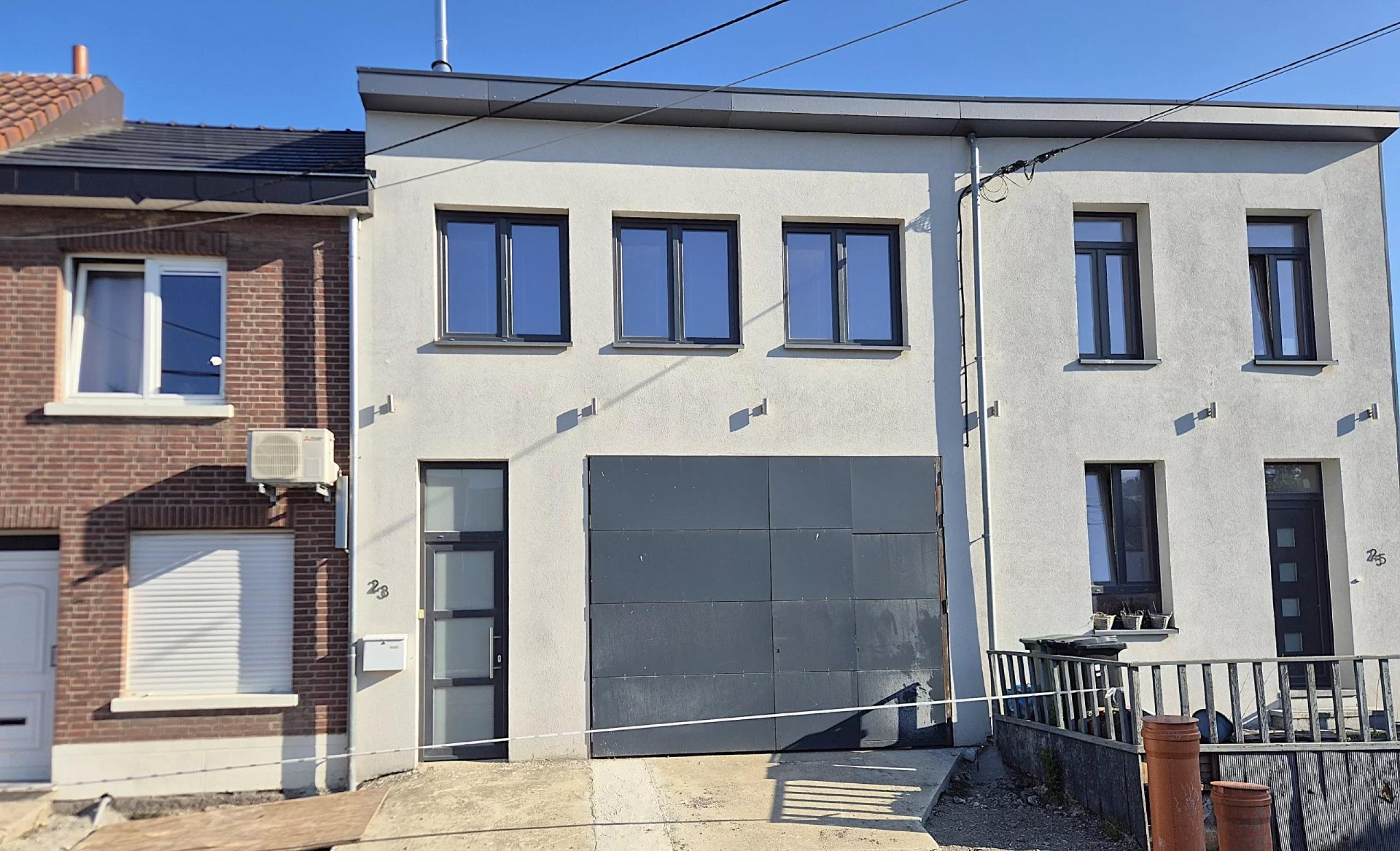 Agreable maison 2 chambres/bureau, garage