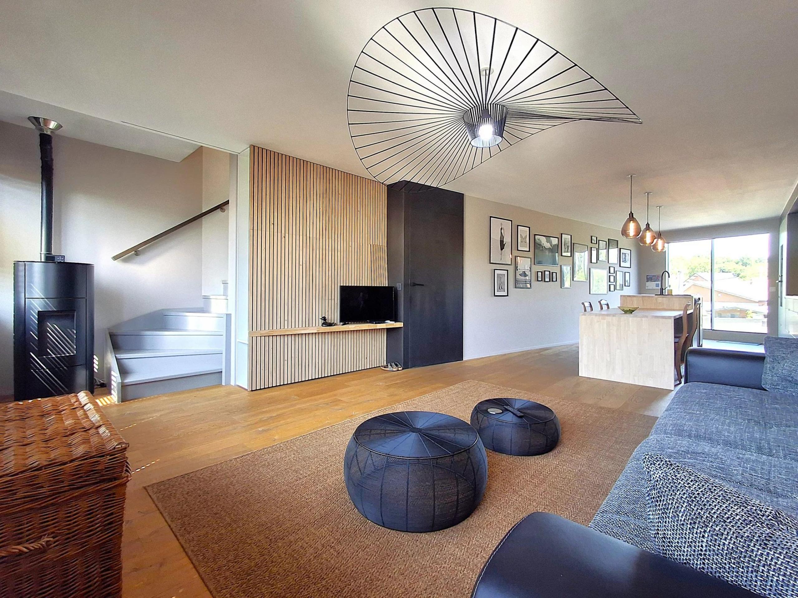 Agreable maison 2 chambres/bureau, garage