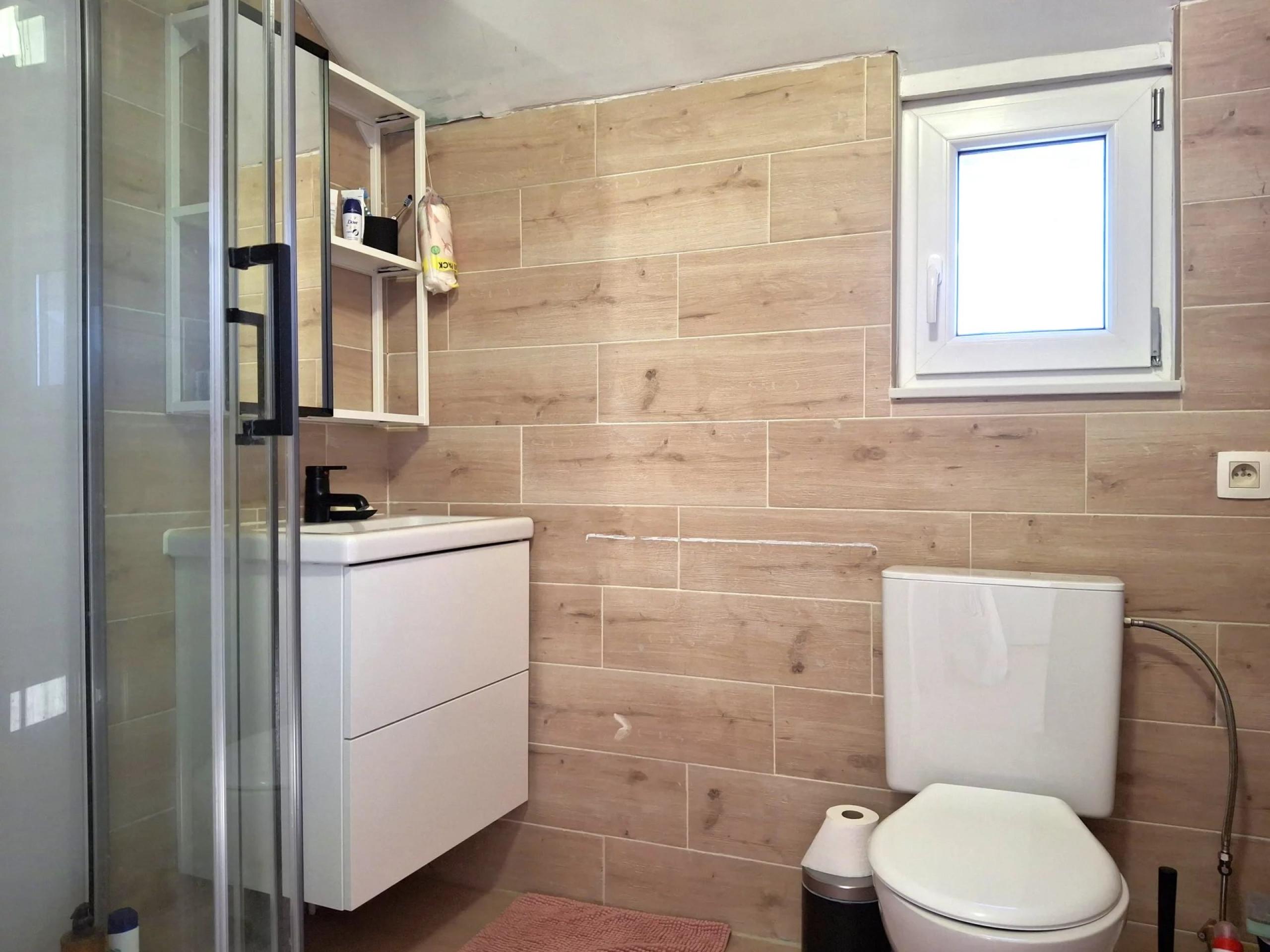 Agreable maison 2 chambres/bureau, garage