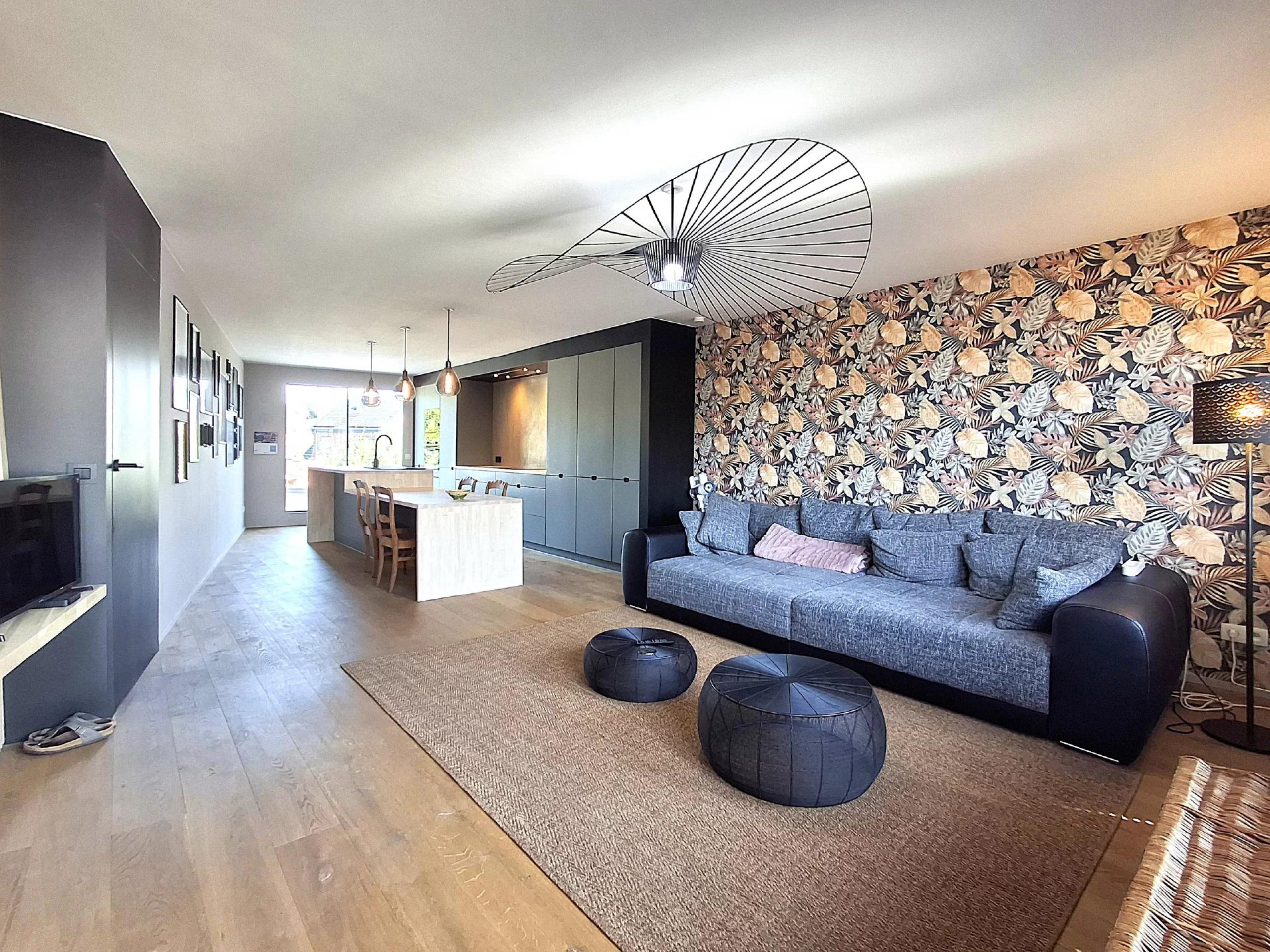 Agreable maison 2 chambres/bureau, garage