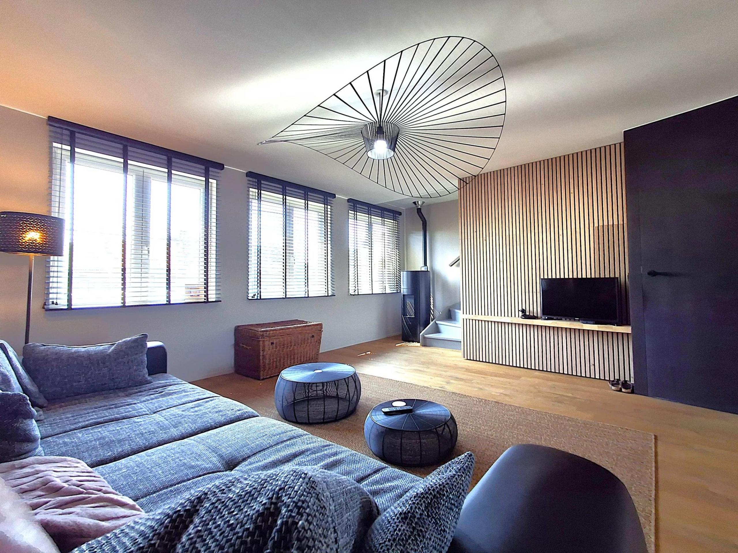 Agreable maison 2 chambres/bureau, garage