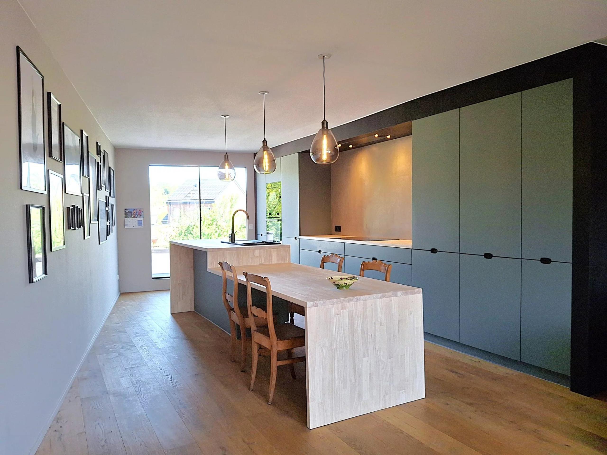 Agreable maison 2 chambres/bureau, garage