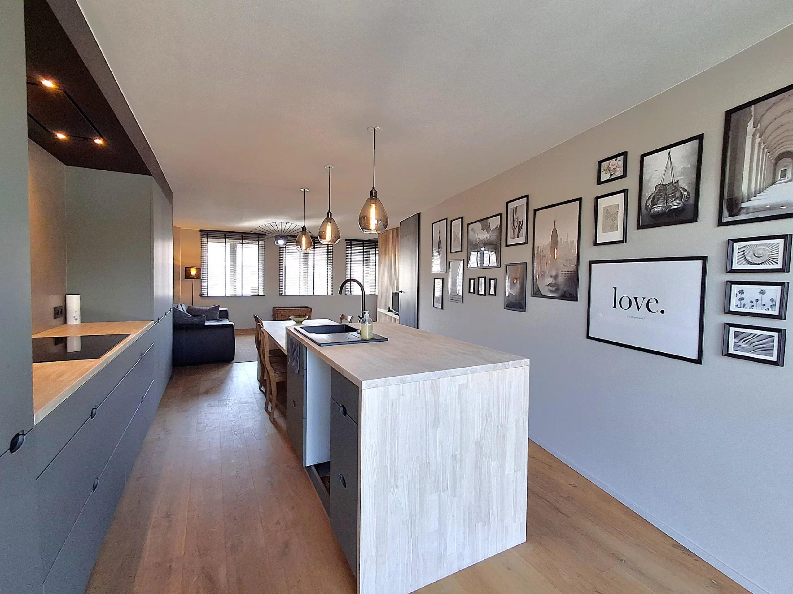 Agreable maison 2 chambres/bureau, garage
