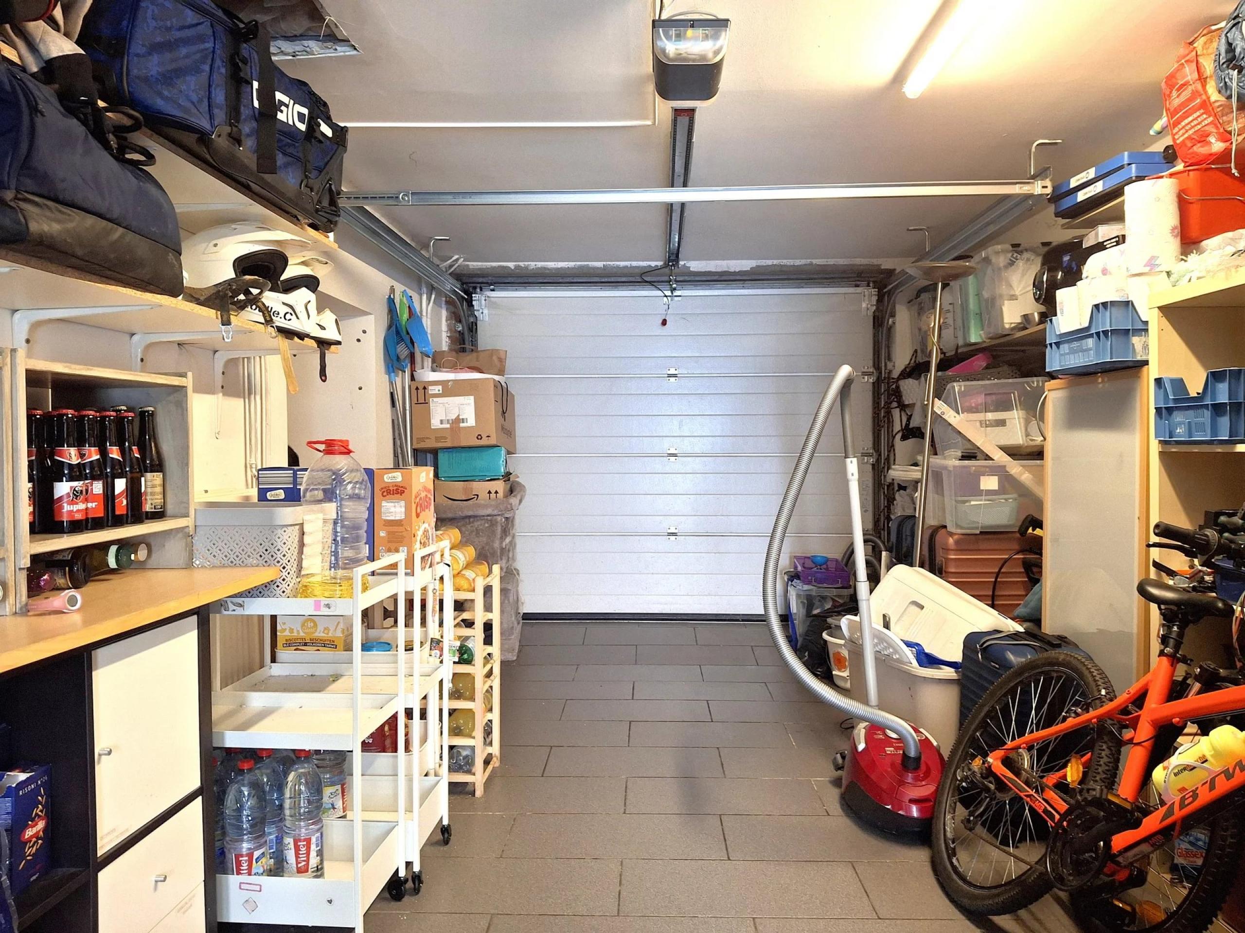 Eben-Emael : Maison 3 chambres avec garage.