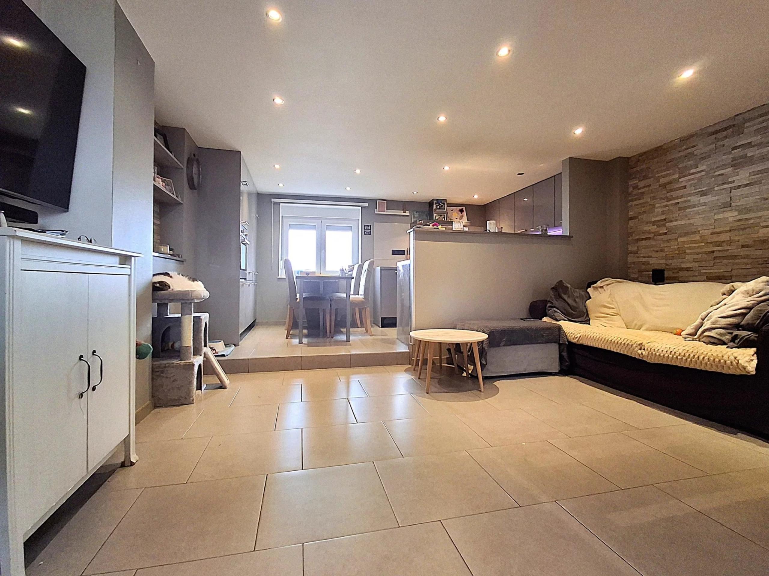 Eben-Emael : Maison 3 chambres avec garage.