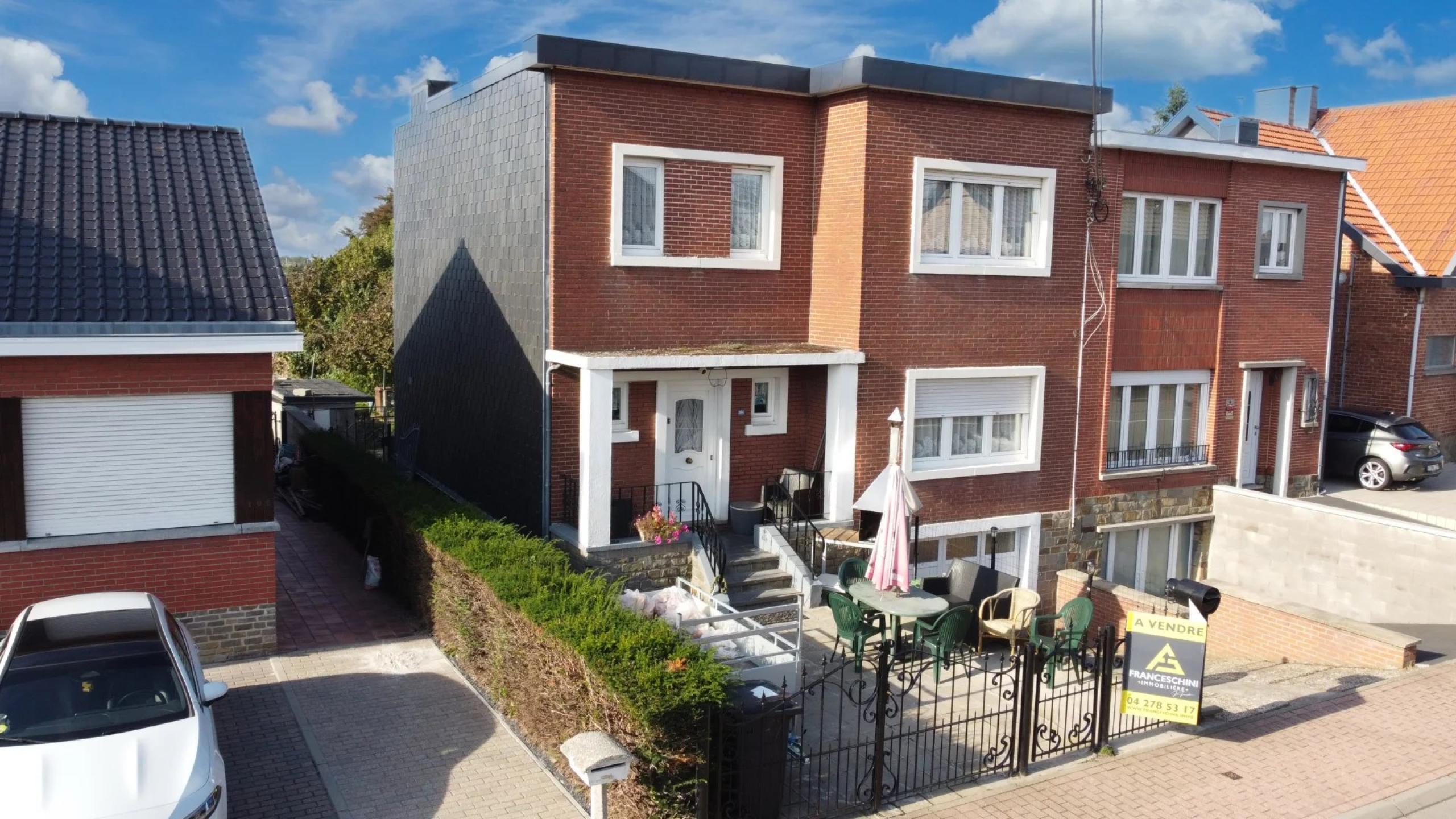 Maison 3 chambres, garage, jardin et dépendances