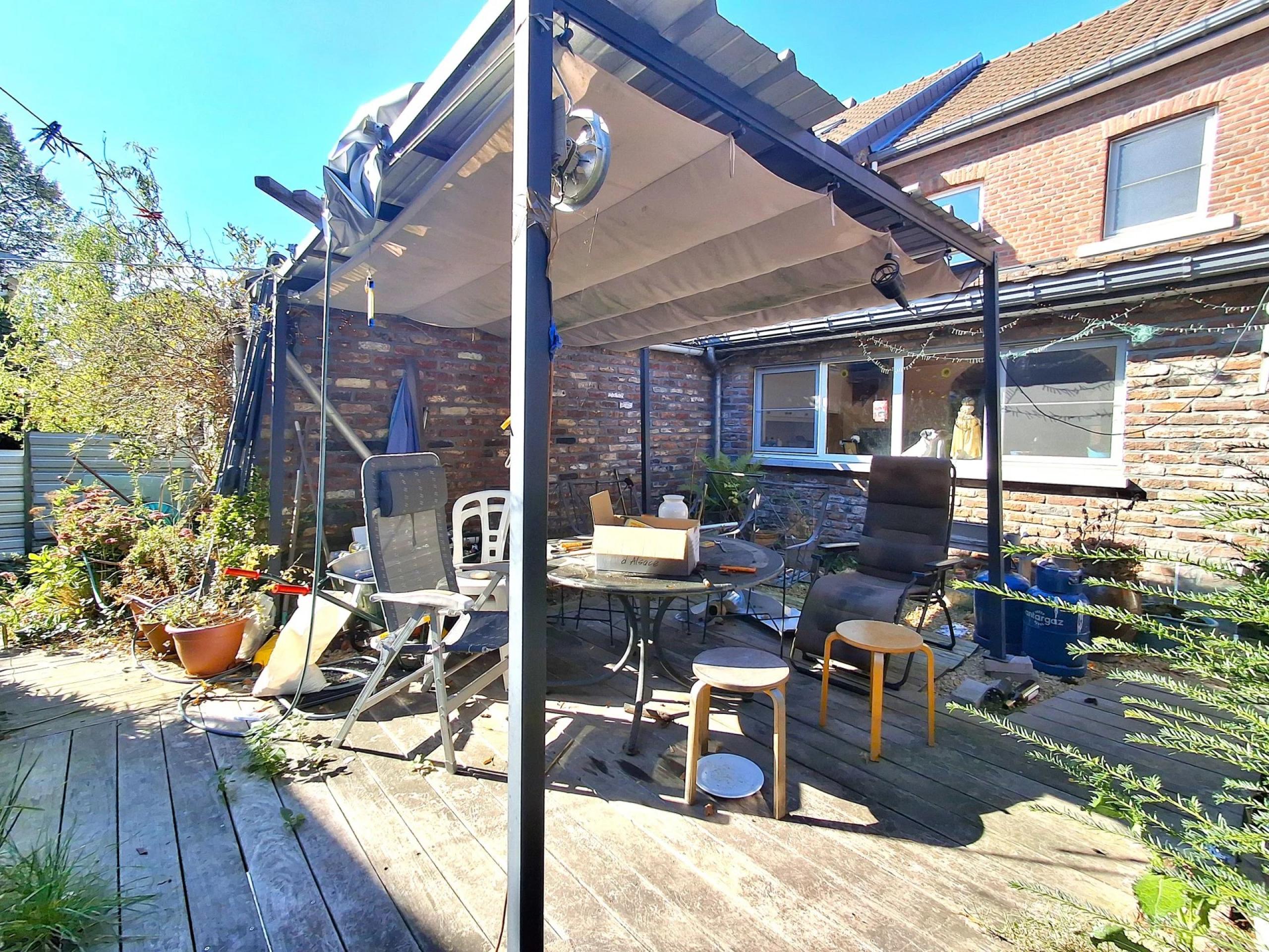 HOUTAIN : Maison 4 chambres avec jardin