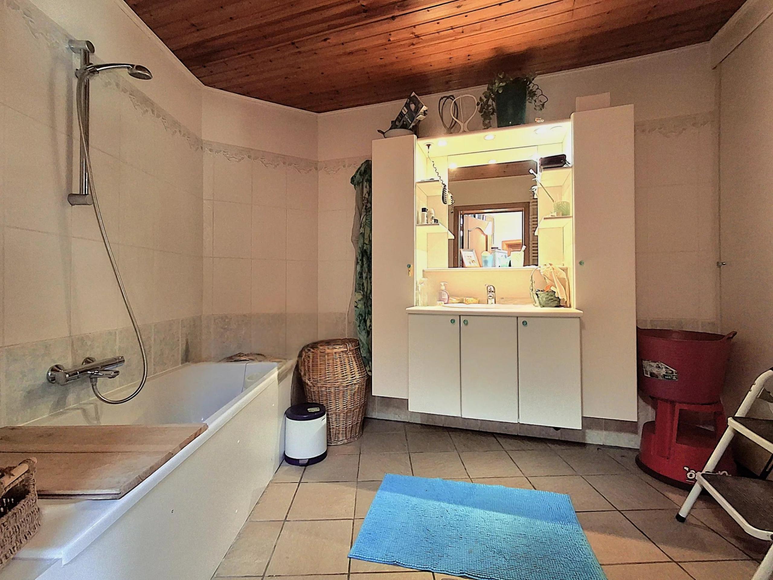 HOUTAIN : Maison 4 chambres avec jardin