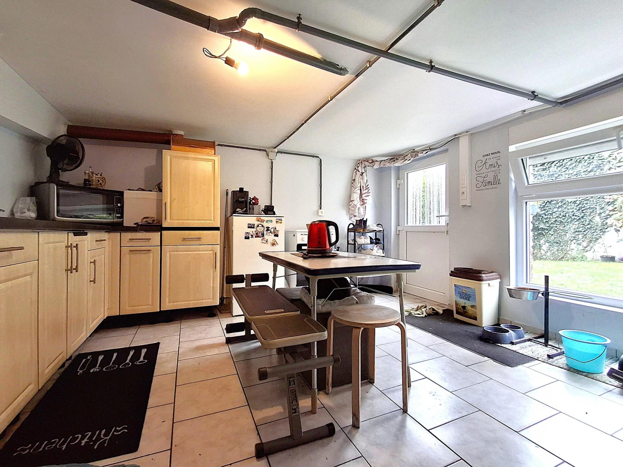 Vivegnis – Maison rénovée 3 chambres, avec terrasse et jardin.