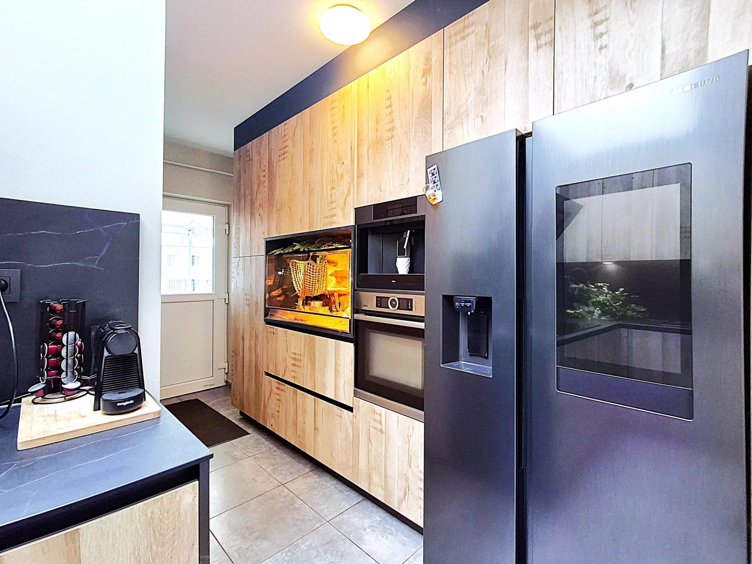 Vivegnis – Maison rénovée 3 chambres, avec terrasse et jardin.
