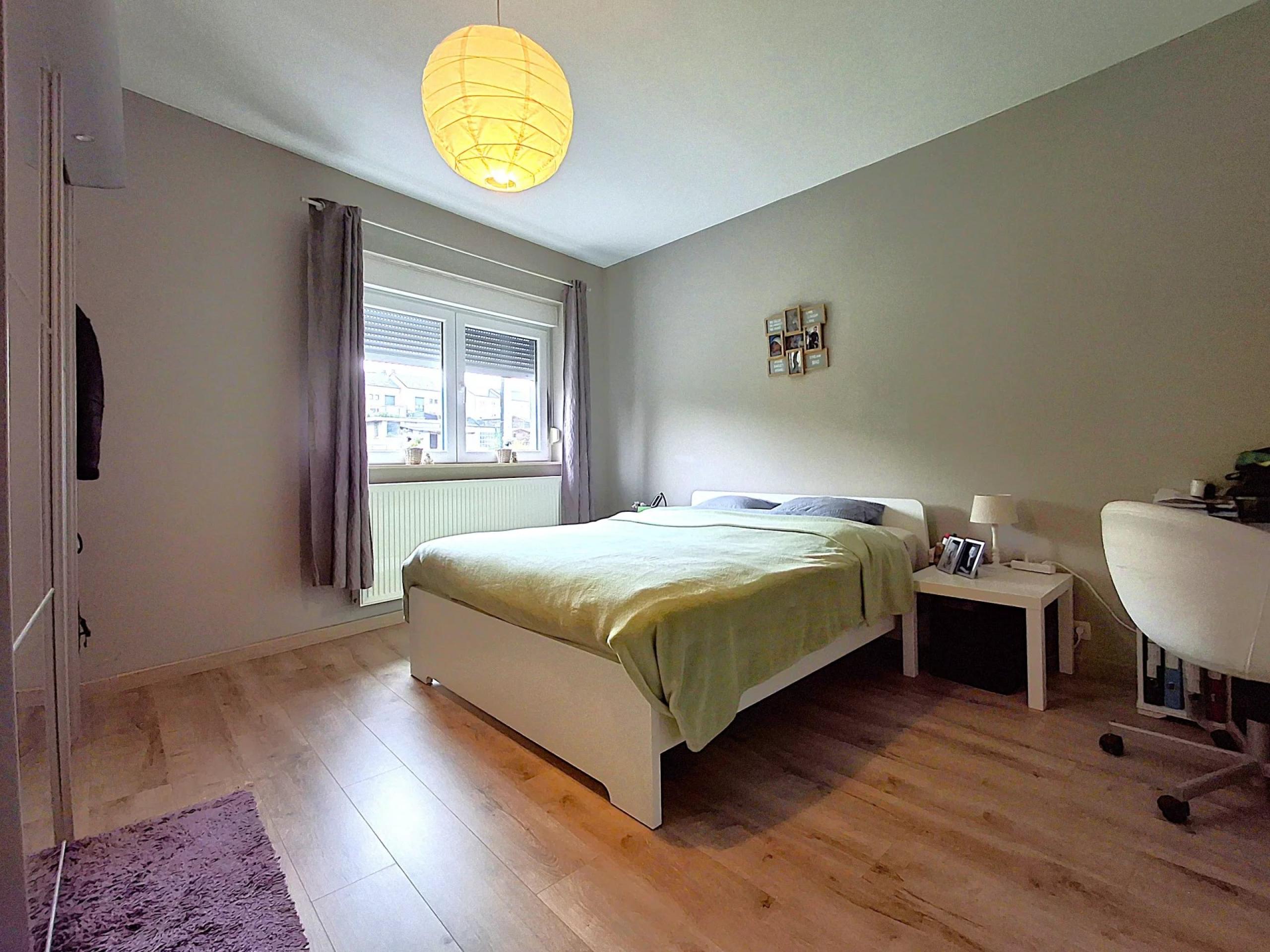 Vivegnis – Maison rénovée 3 chambres, avec terrasse et jardin.