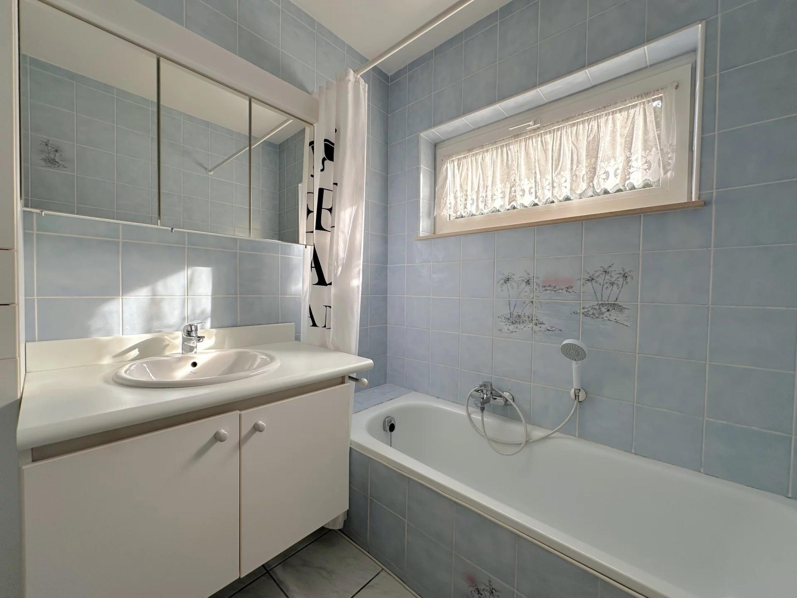 Agréable bungalow, 2 chambres, jardin et garage