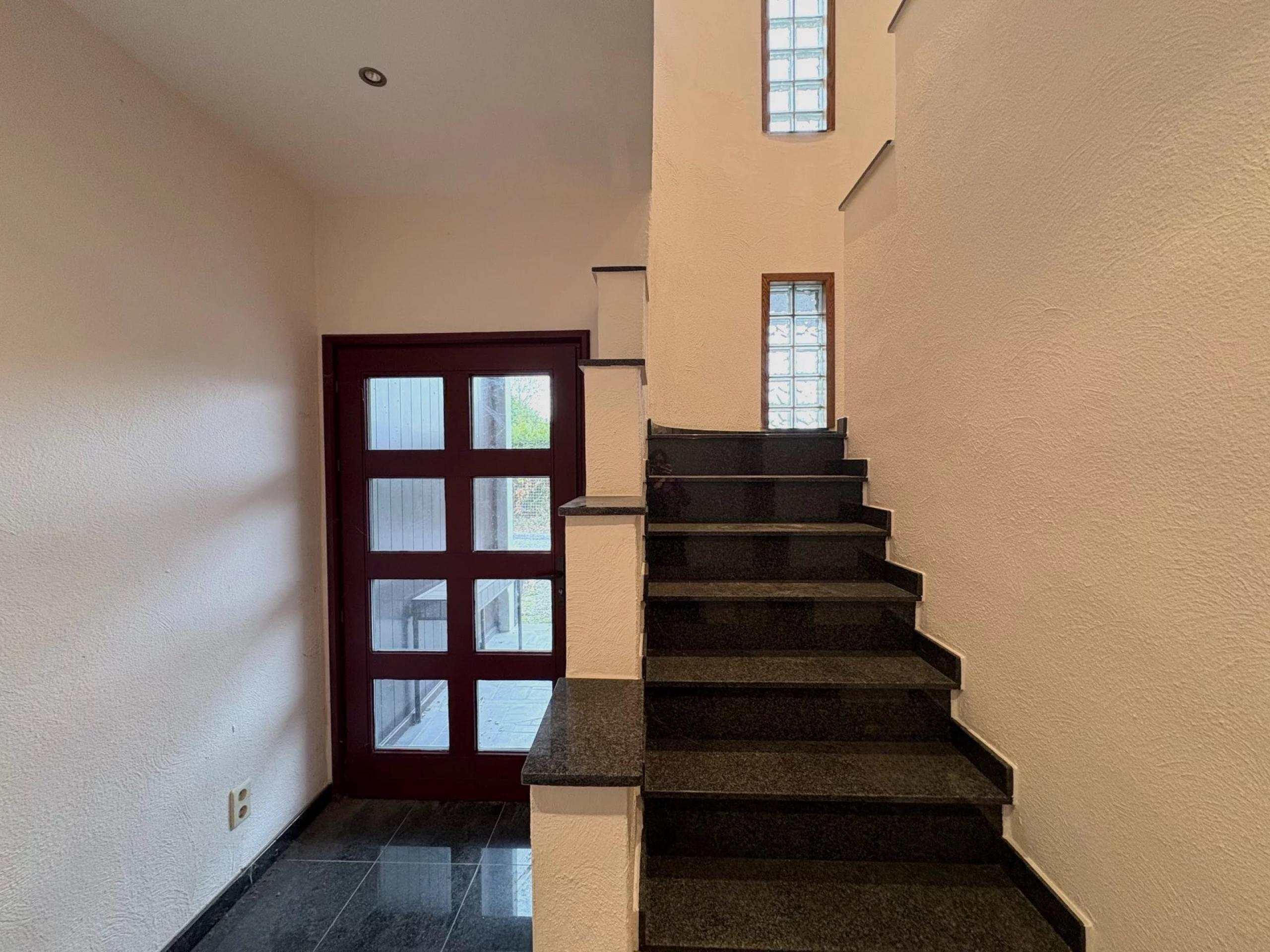 Appartement 3 chambres, balcons et parking