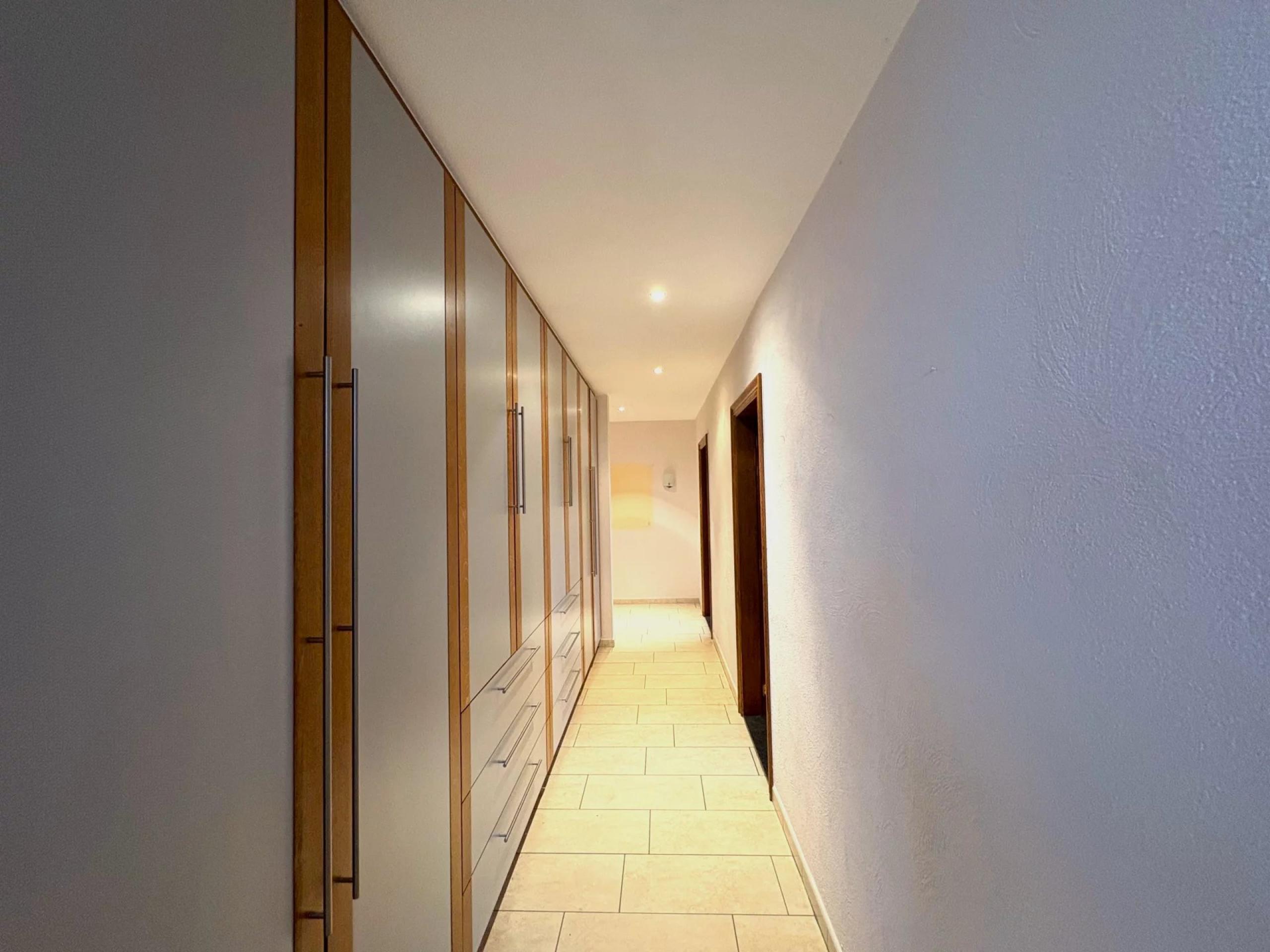 Appartement 3 chambres, balcons et parking