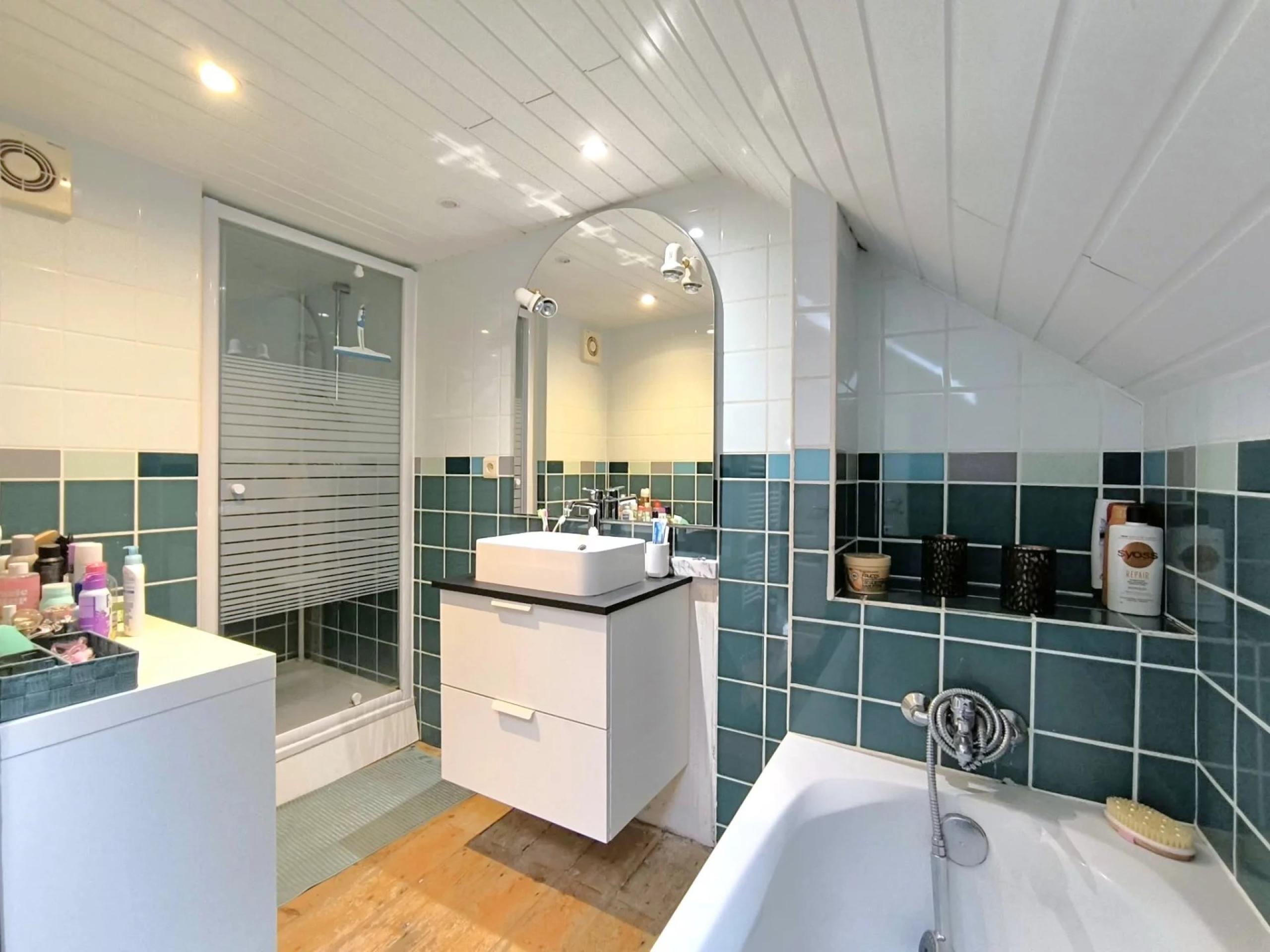 GLONS - Maison 4 façades, 2 chambres, tout confort !!