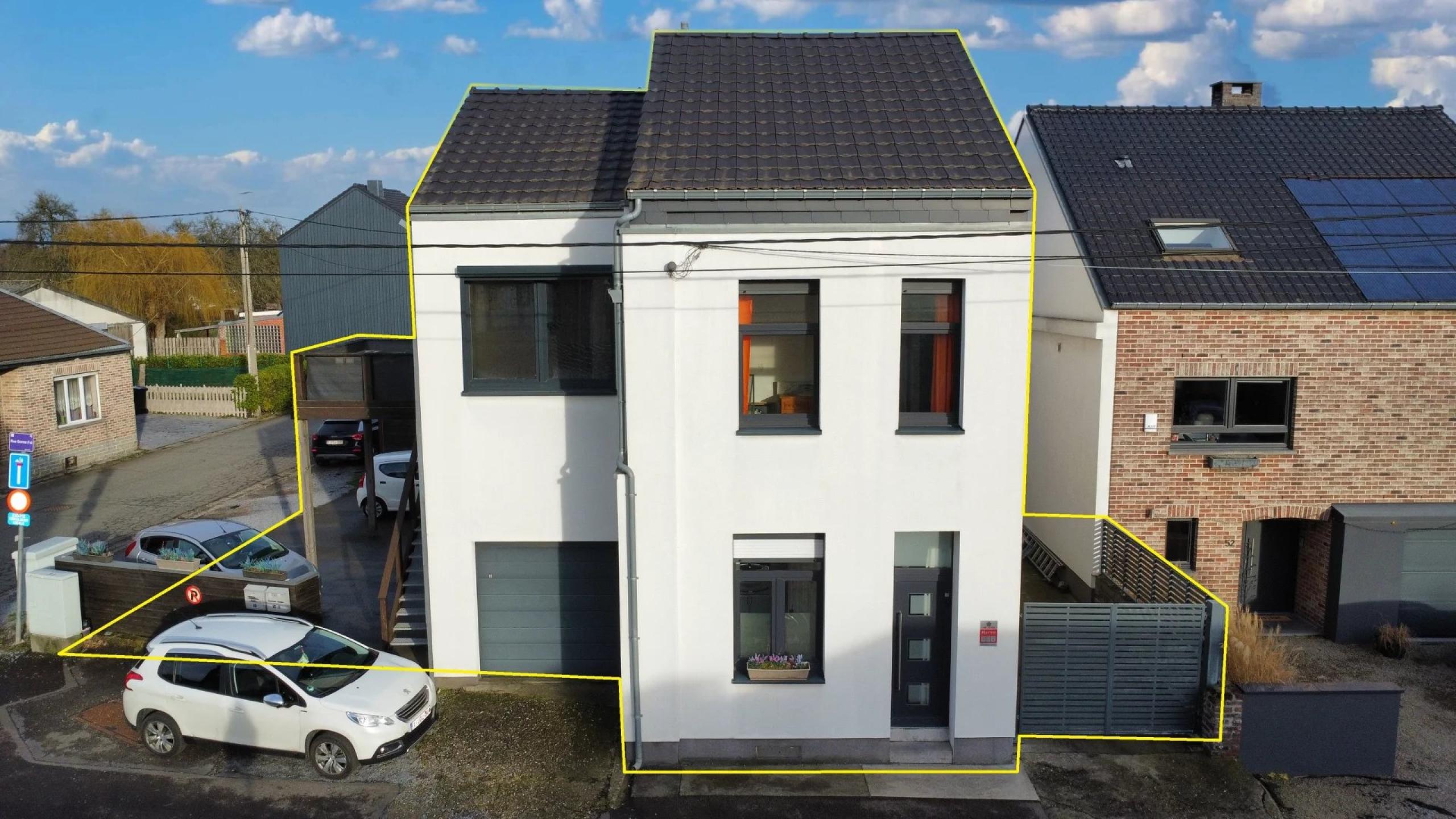 Maison 2/3chambres ,piscine, garage, appartement