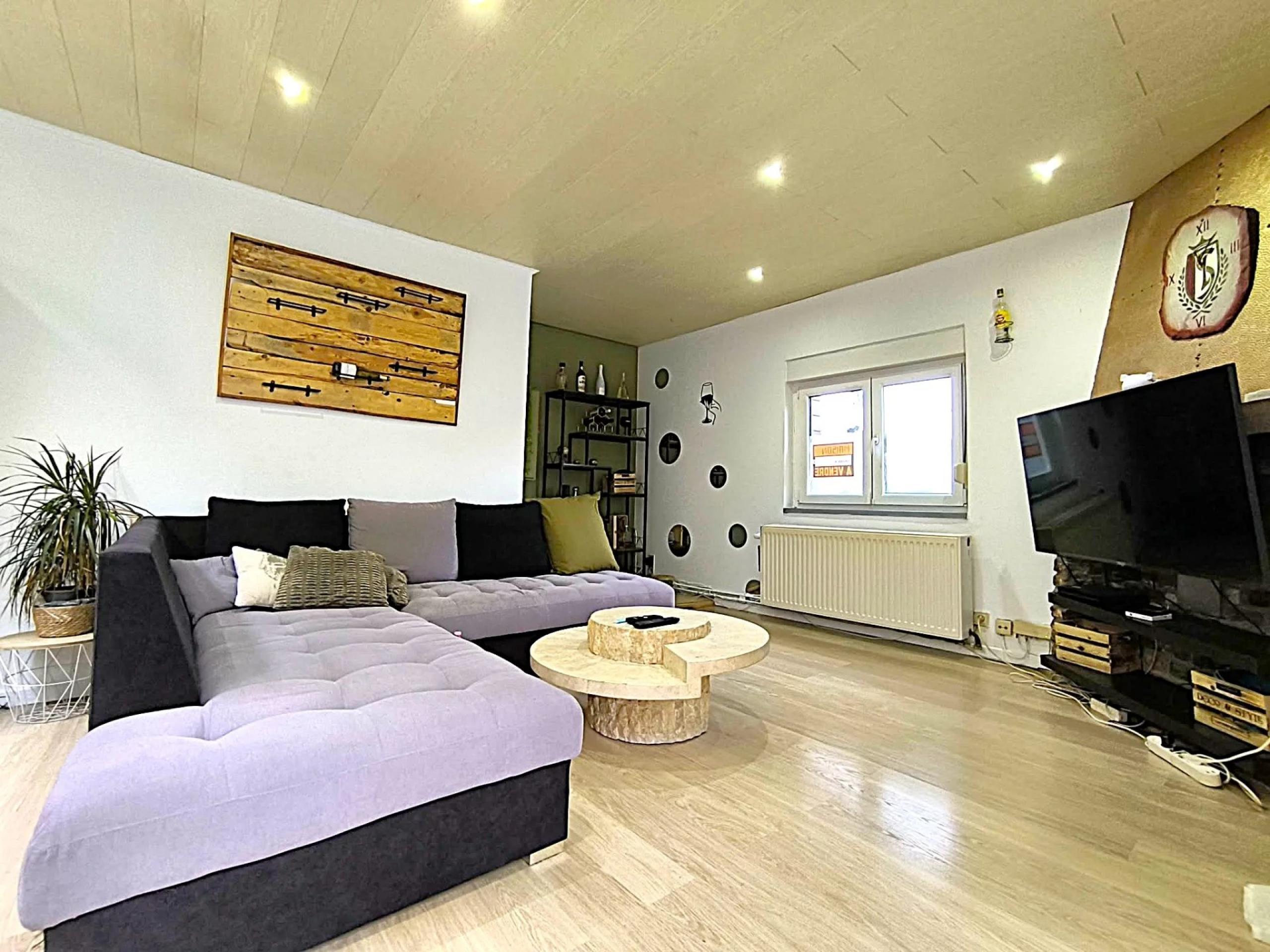 Maison 2/3chambres ,piscine, garage, appartement