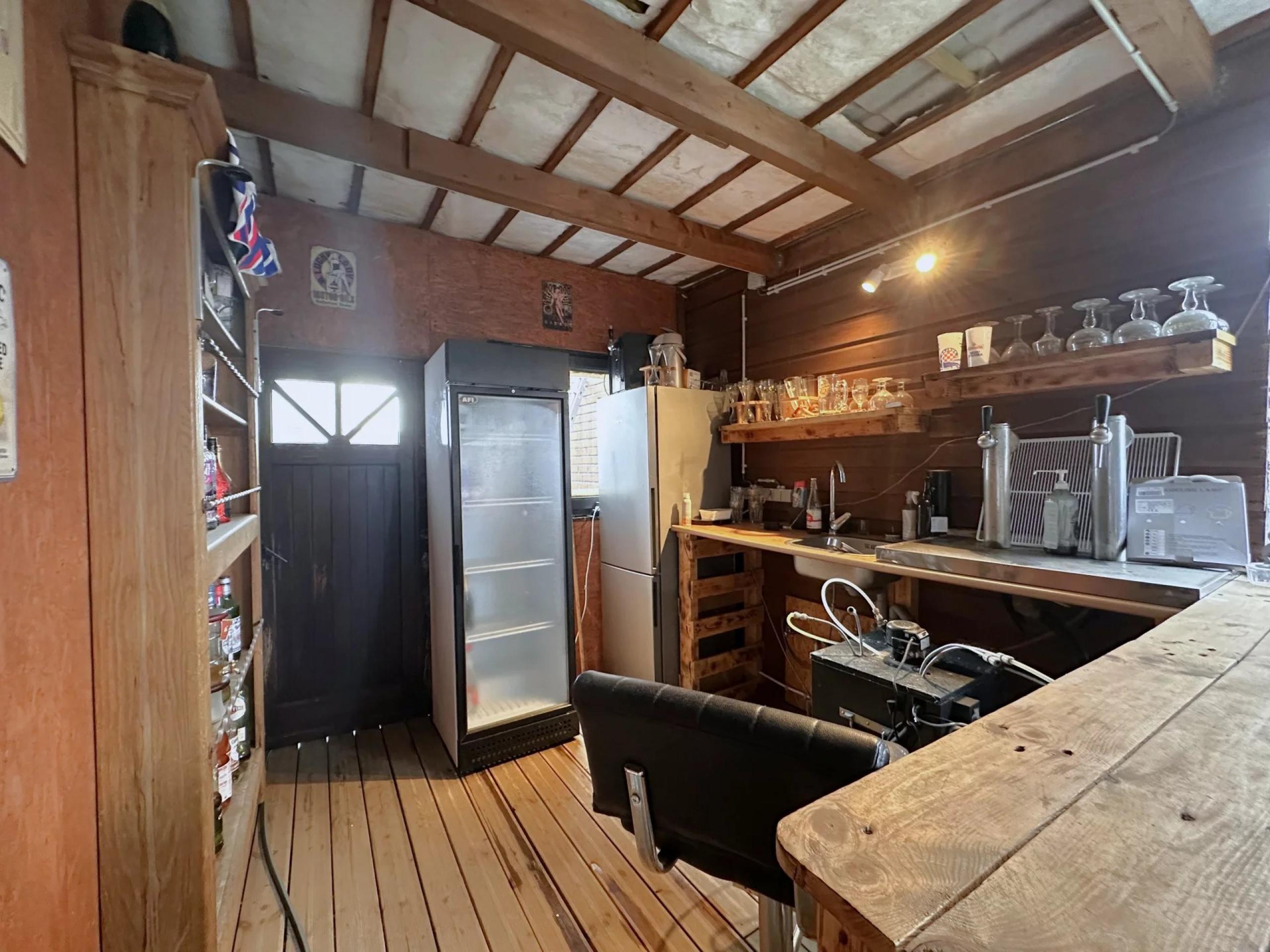 Maison 2/3chambres ,piscine, garage, appartement