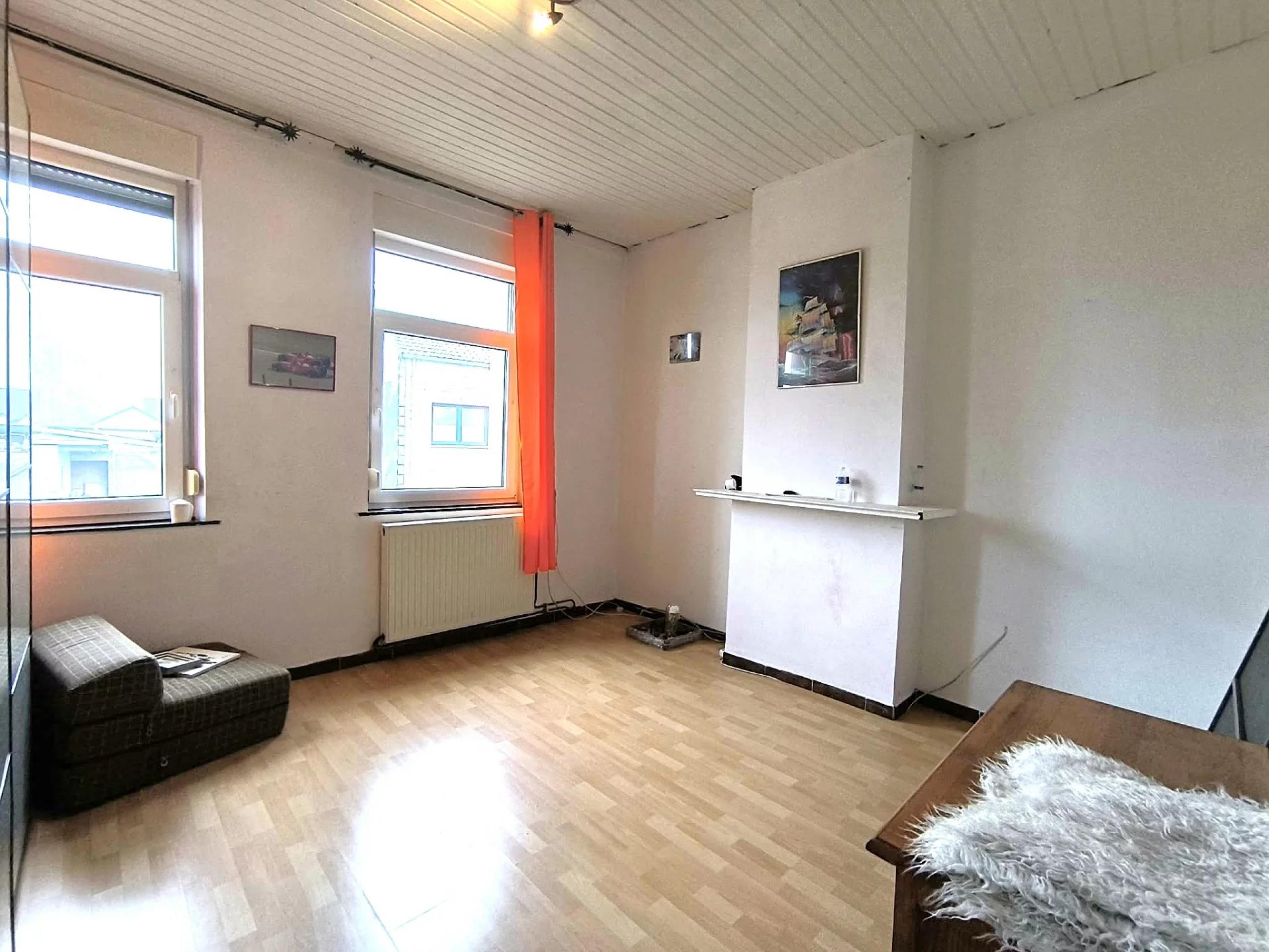 Maison 2/3chambres ,piscine, garage, appartement