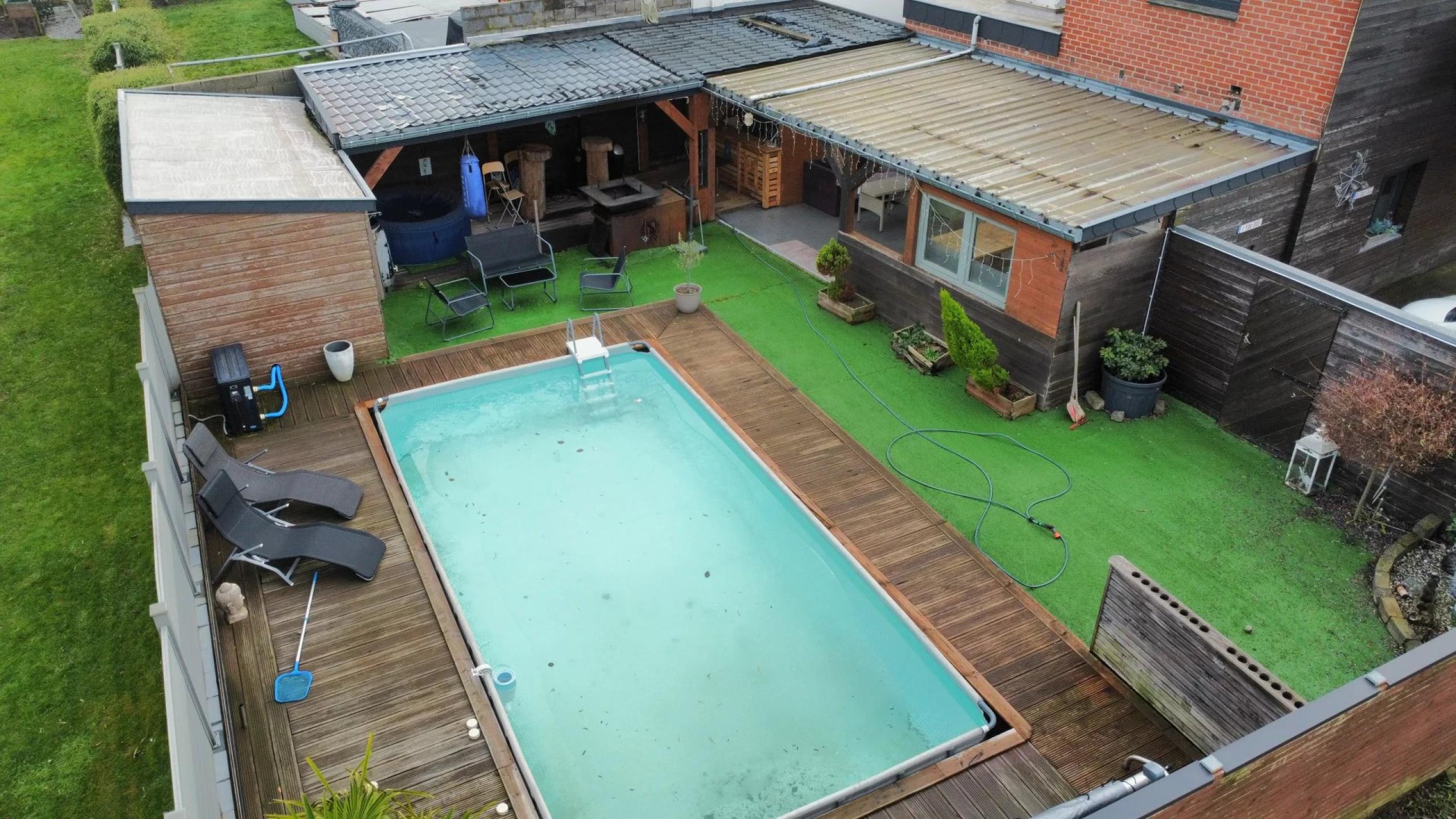 Maison 2/3chambres ,piscine, garage, appartement