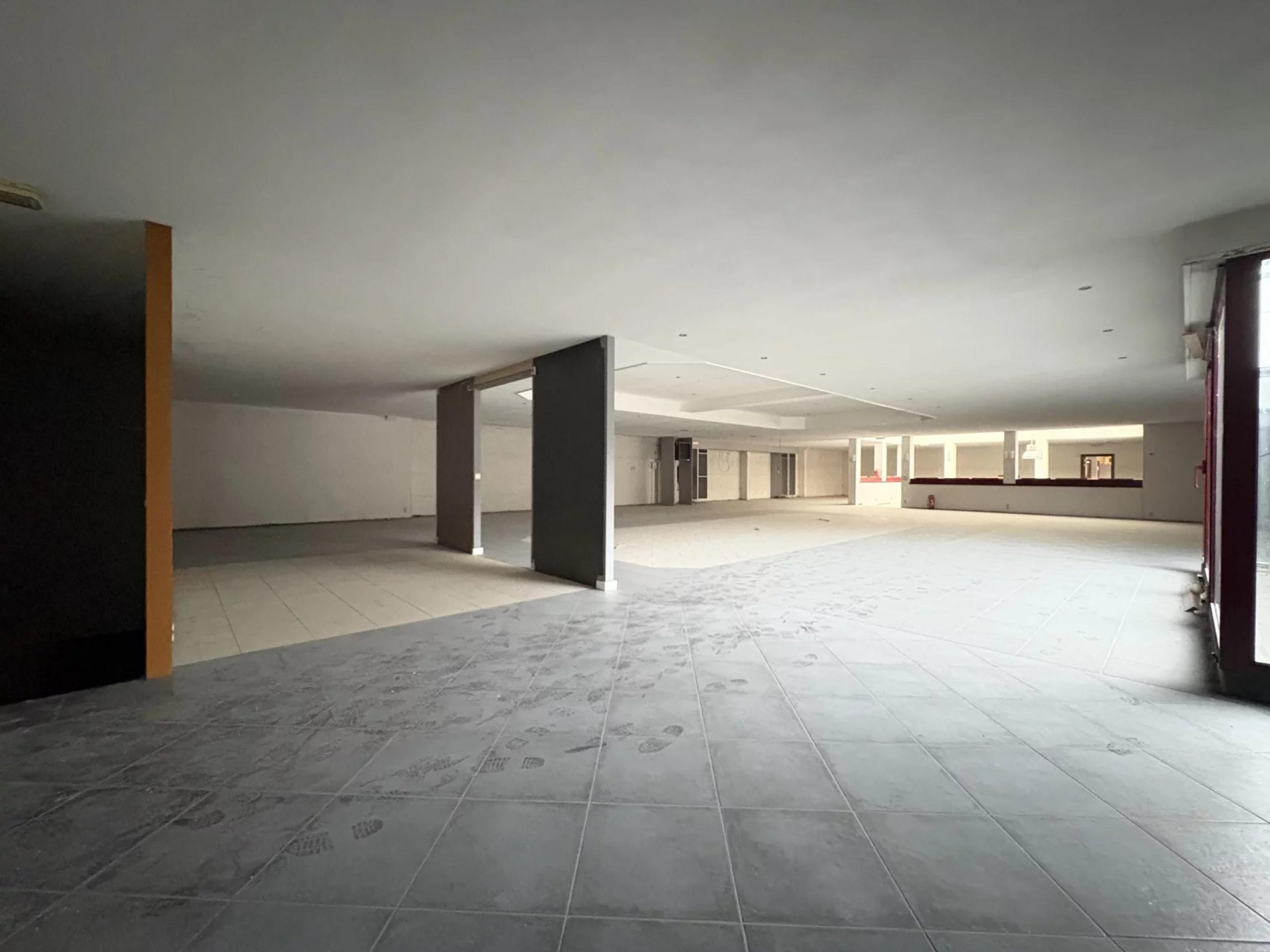 Espace commercial au 1er étage de 395 m²