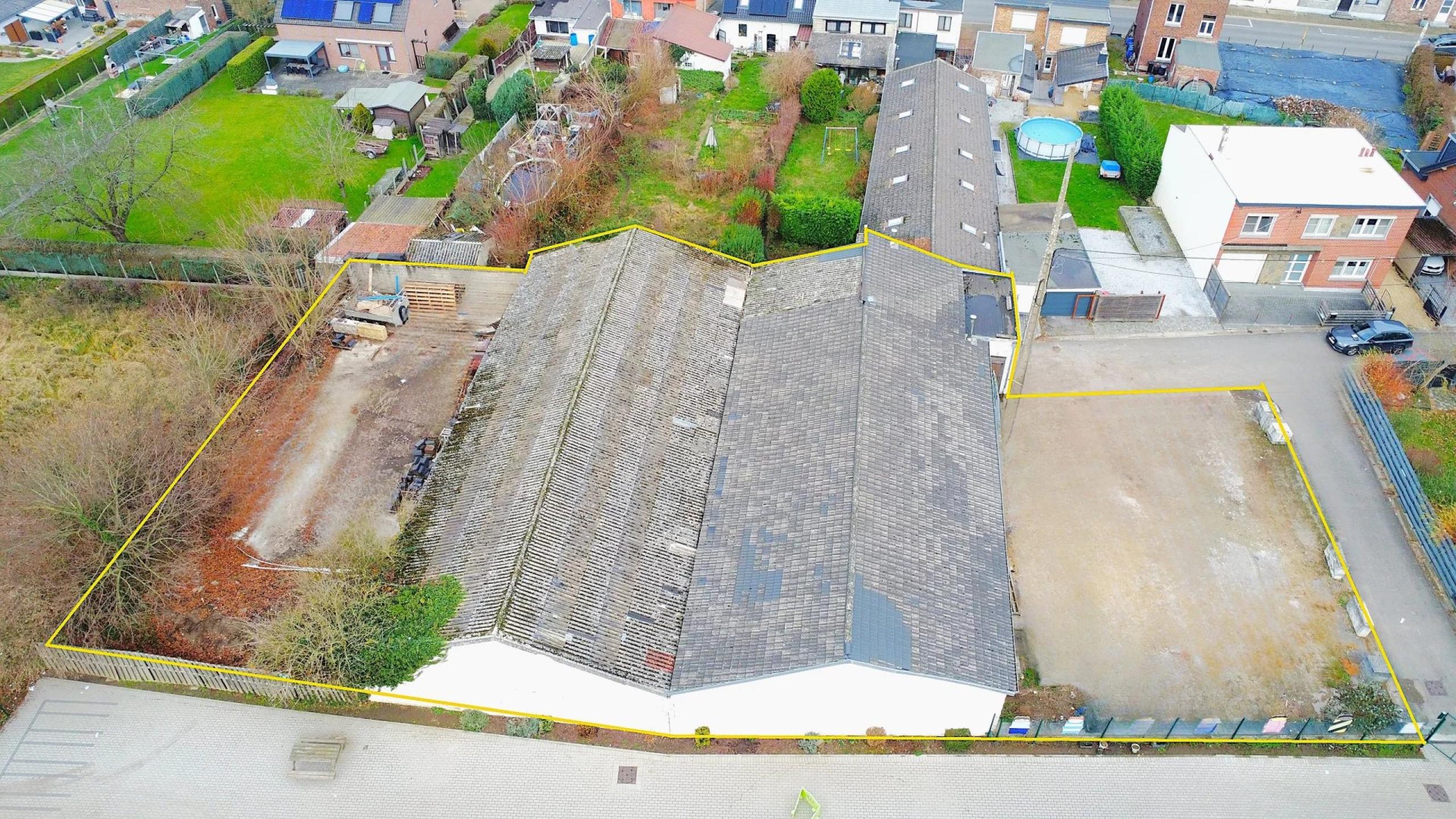 Entrepôt et salle de réception/bureau