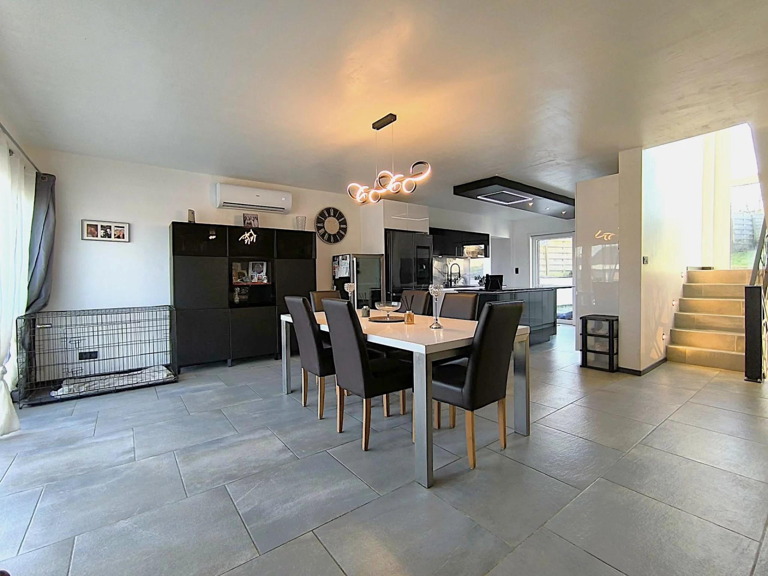 Maison 3-4 chambres avec terrasse et jardin