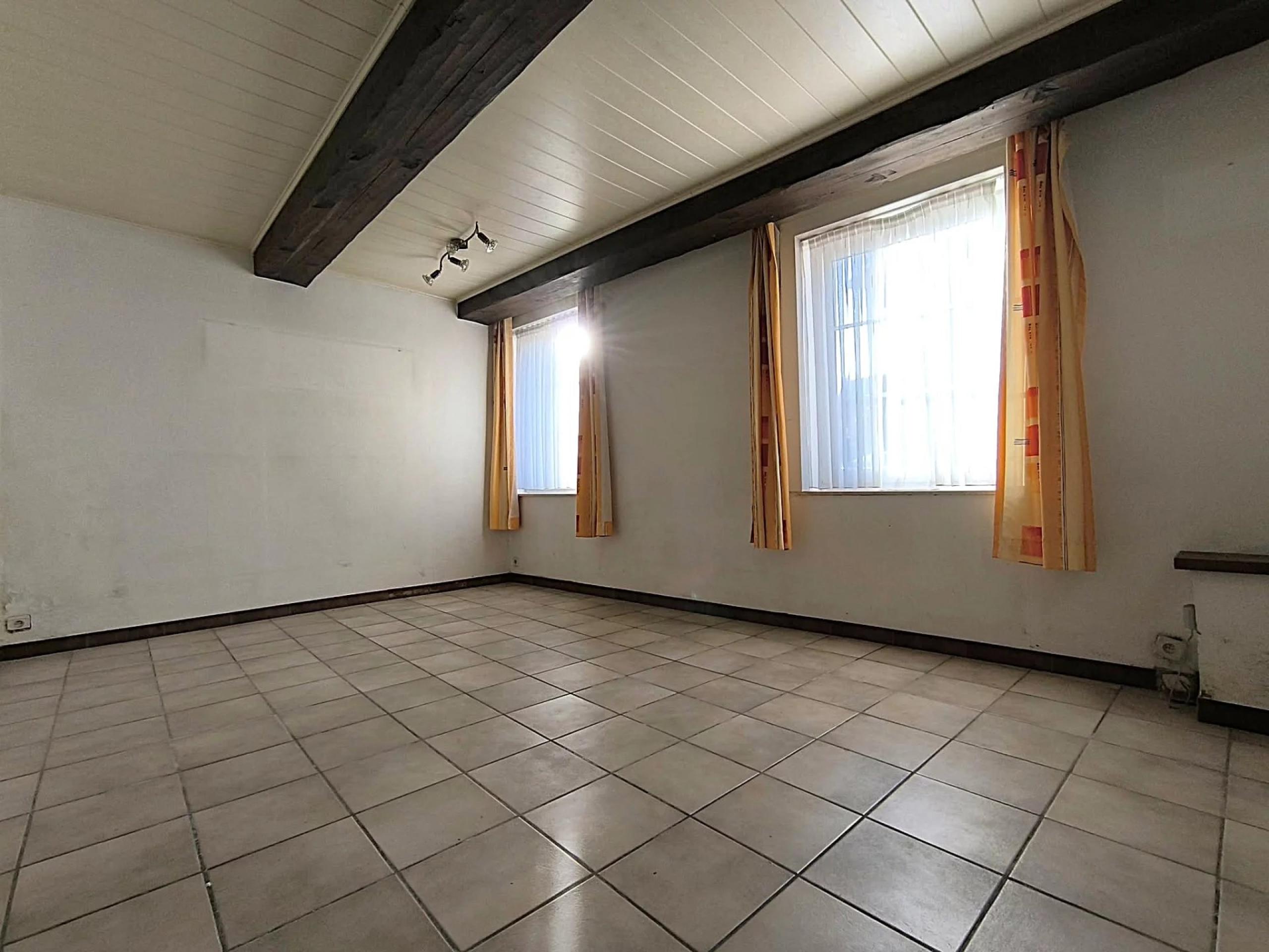 Maison à rafraîchir, 2 chambres, avec jardin.