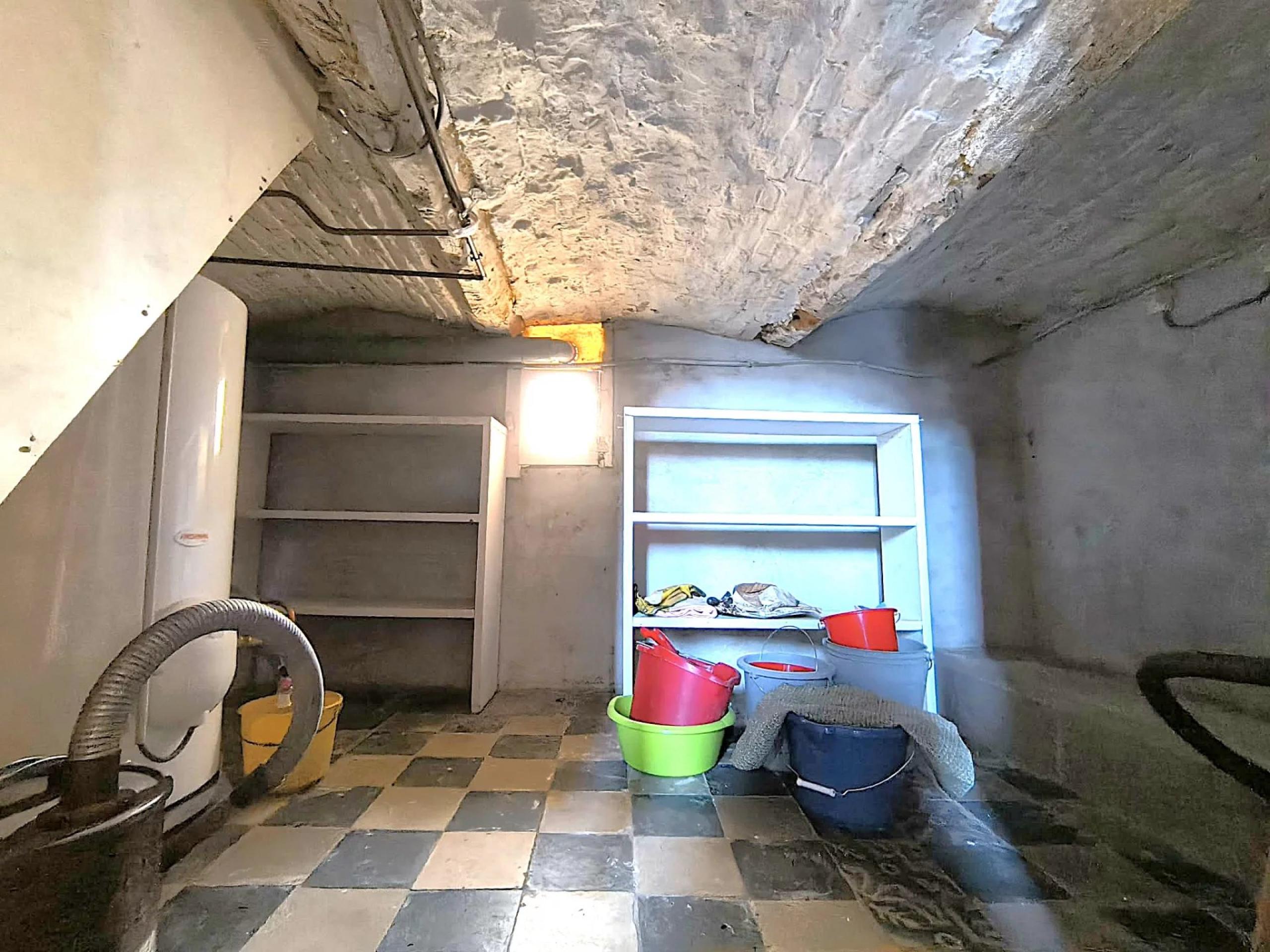 Maison à rafraîchir, 2 chambres, avec jardin.