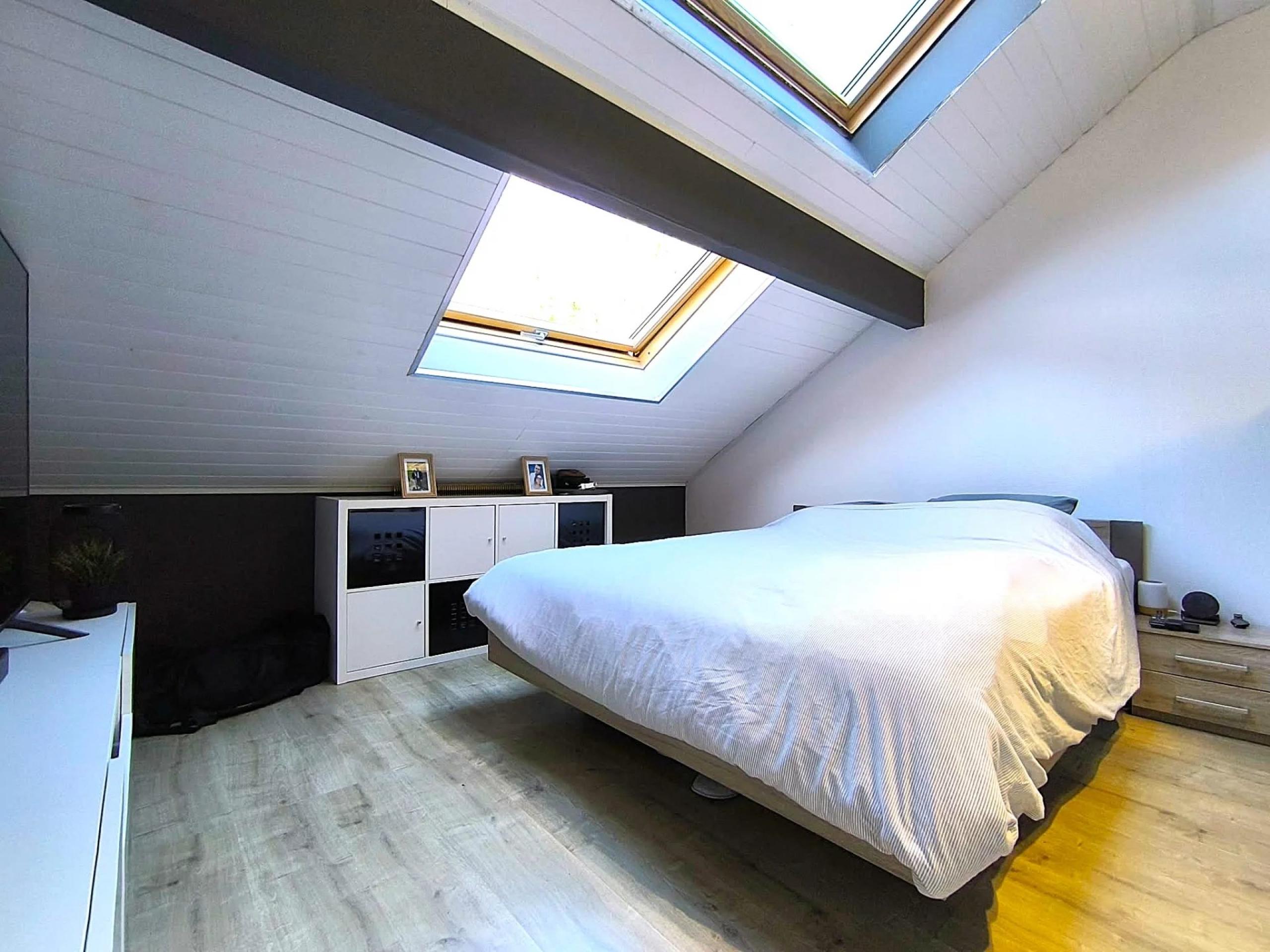 WONCK: Maison 4 chambres avec remise, cour et jardin