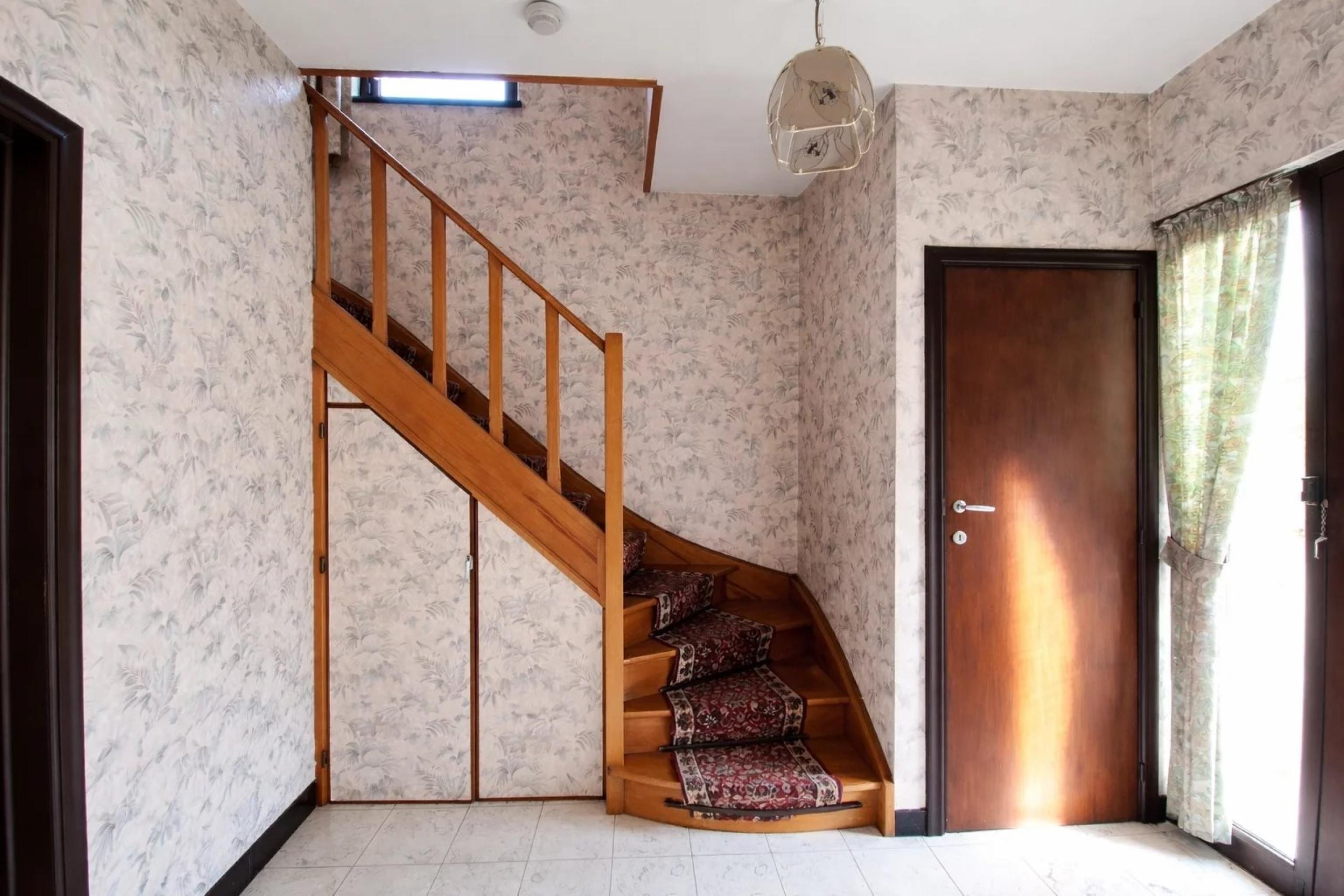 GLONS - Maison 4 façades, 3 chambres, à rafraîchir